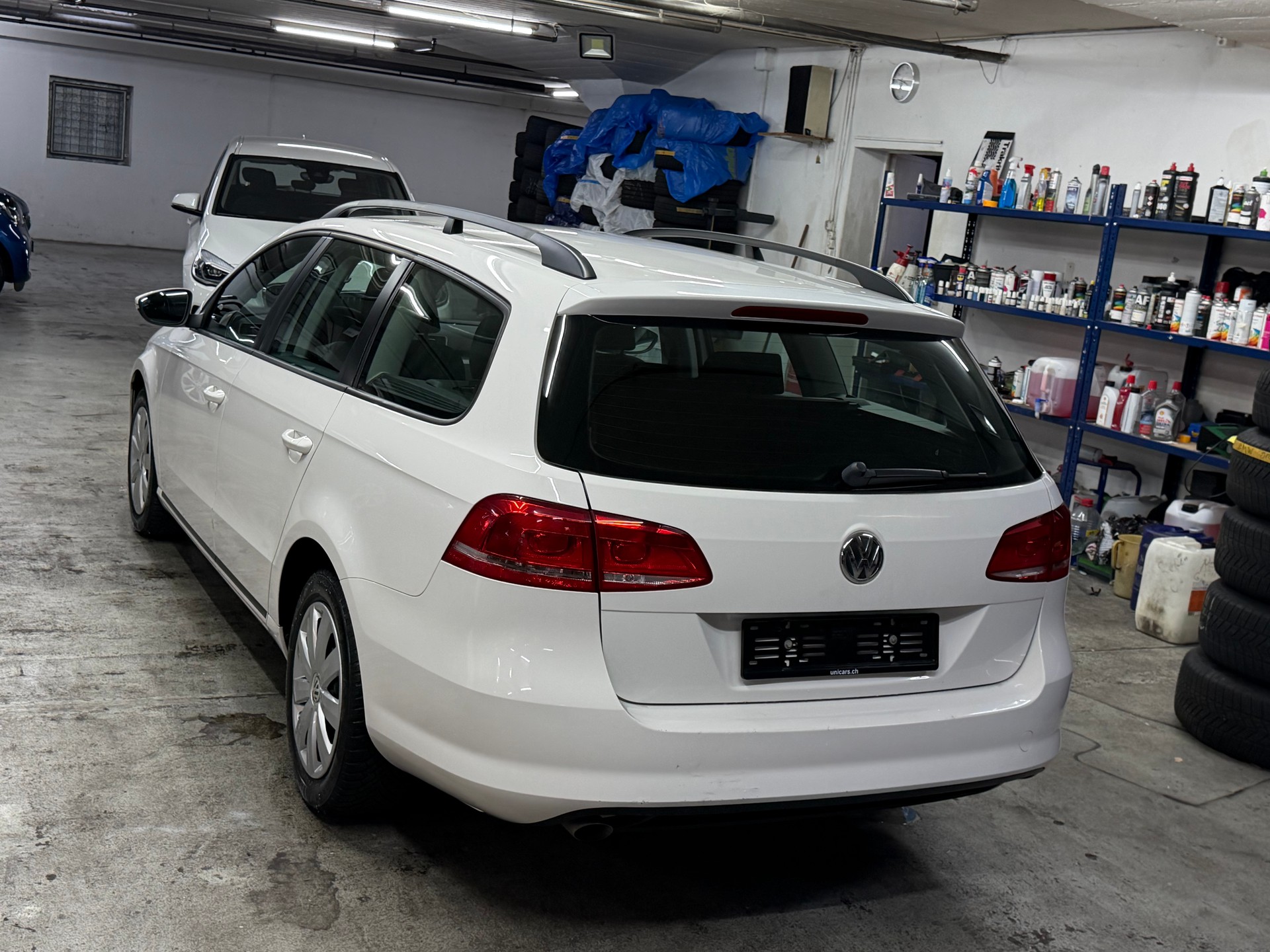 VW Passat Variant 1.6 TDI BMT Trendline-image-2