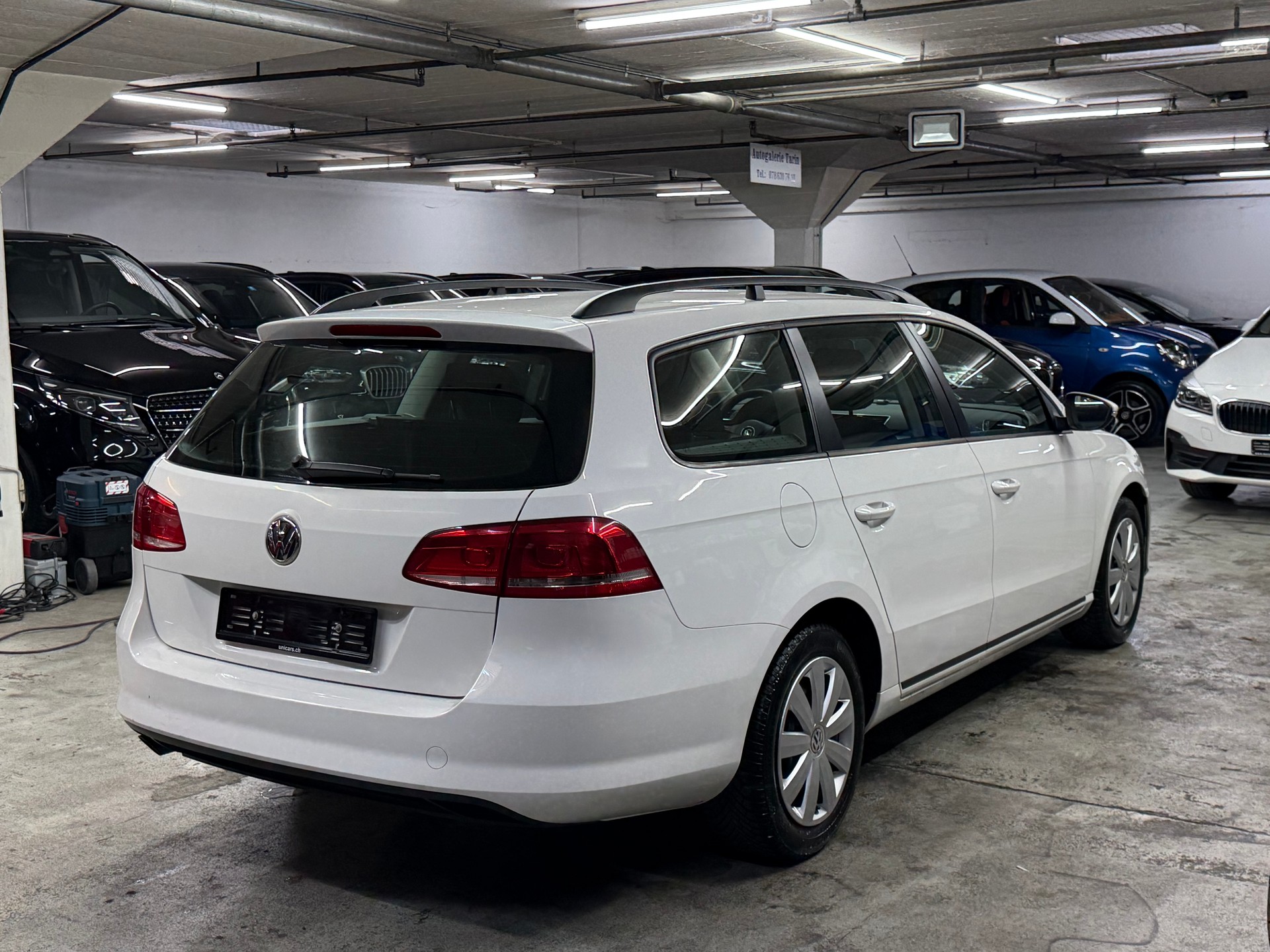 VW Passat Variant 1.6 TDI BMT Trendline-image-4
