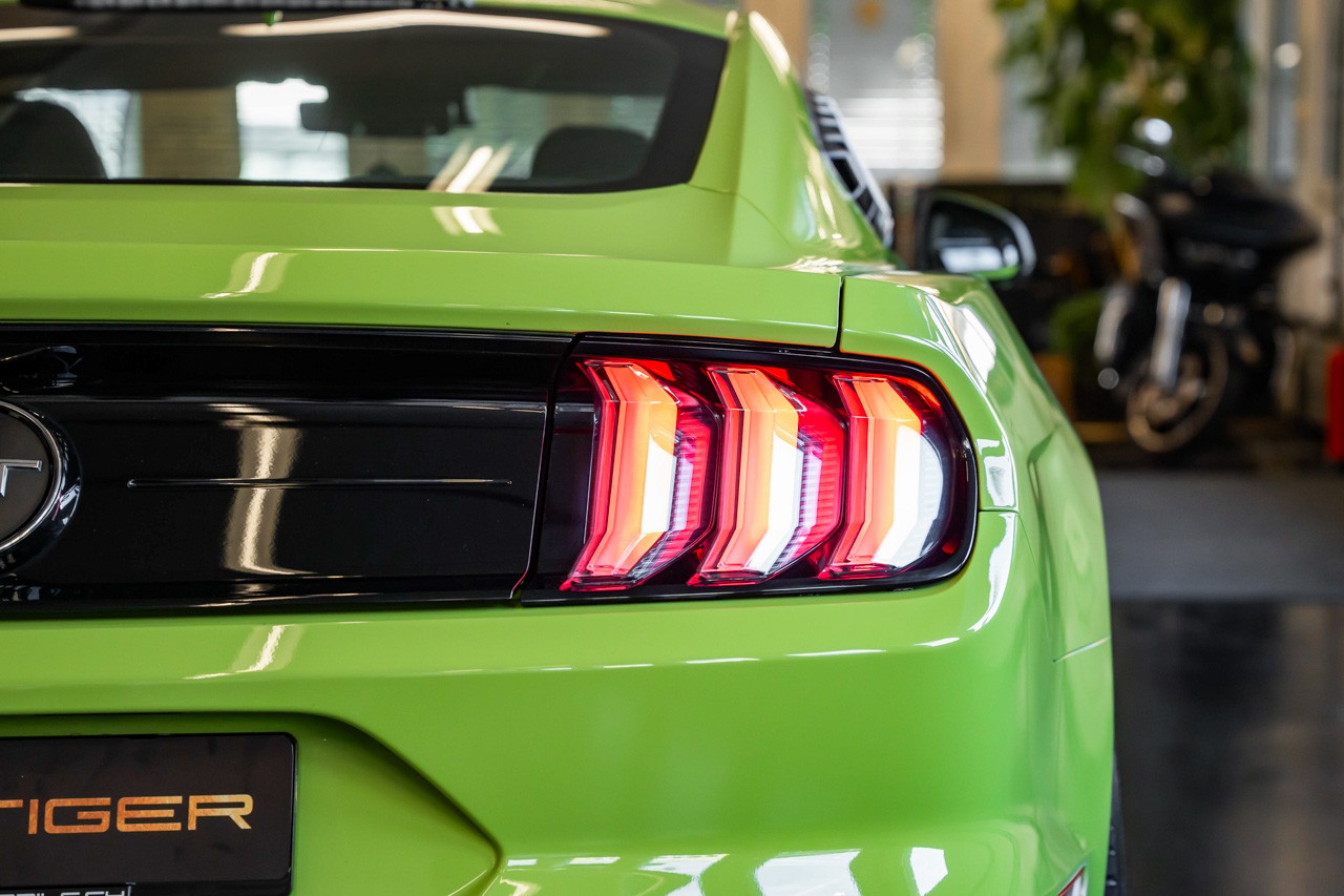 FORD Mustang Fastback 5.0 V8 GT 55 Automat-image-8