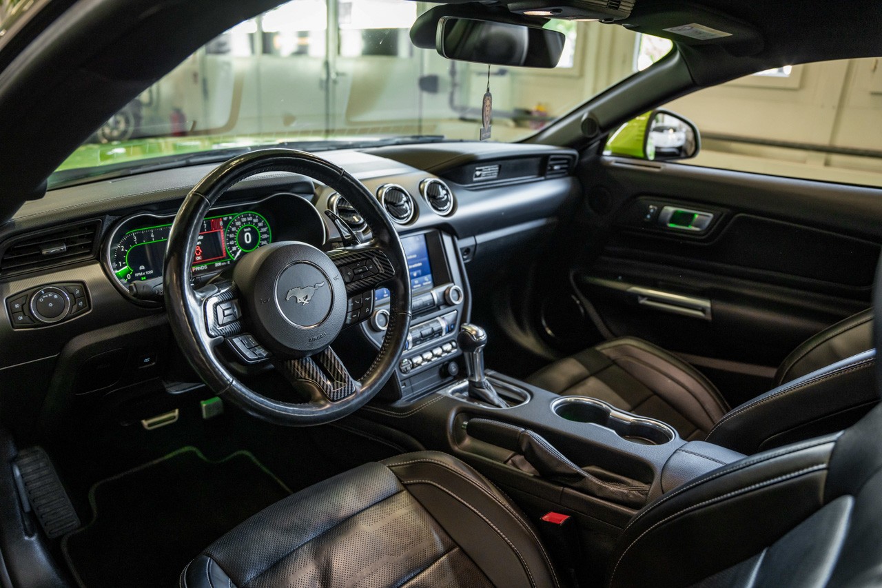 FORD Mustang Fastback 5.0 V8 GT 55 Automat-image-11