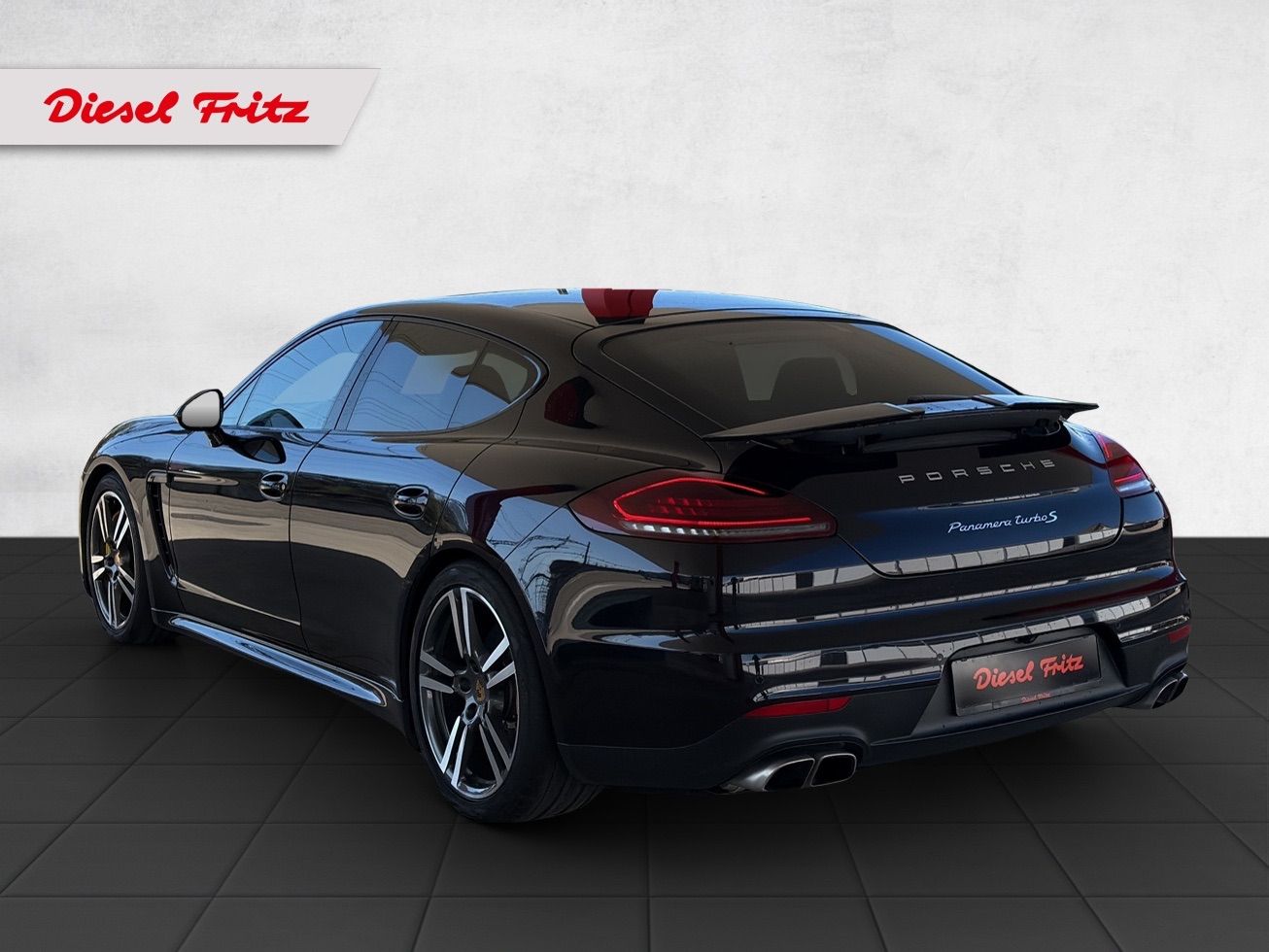 PORSCHE Panamera Turbo S 4.8 PDK-image-2