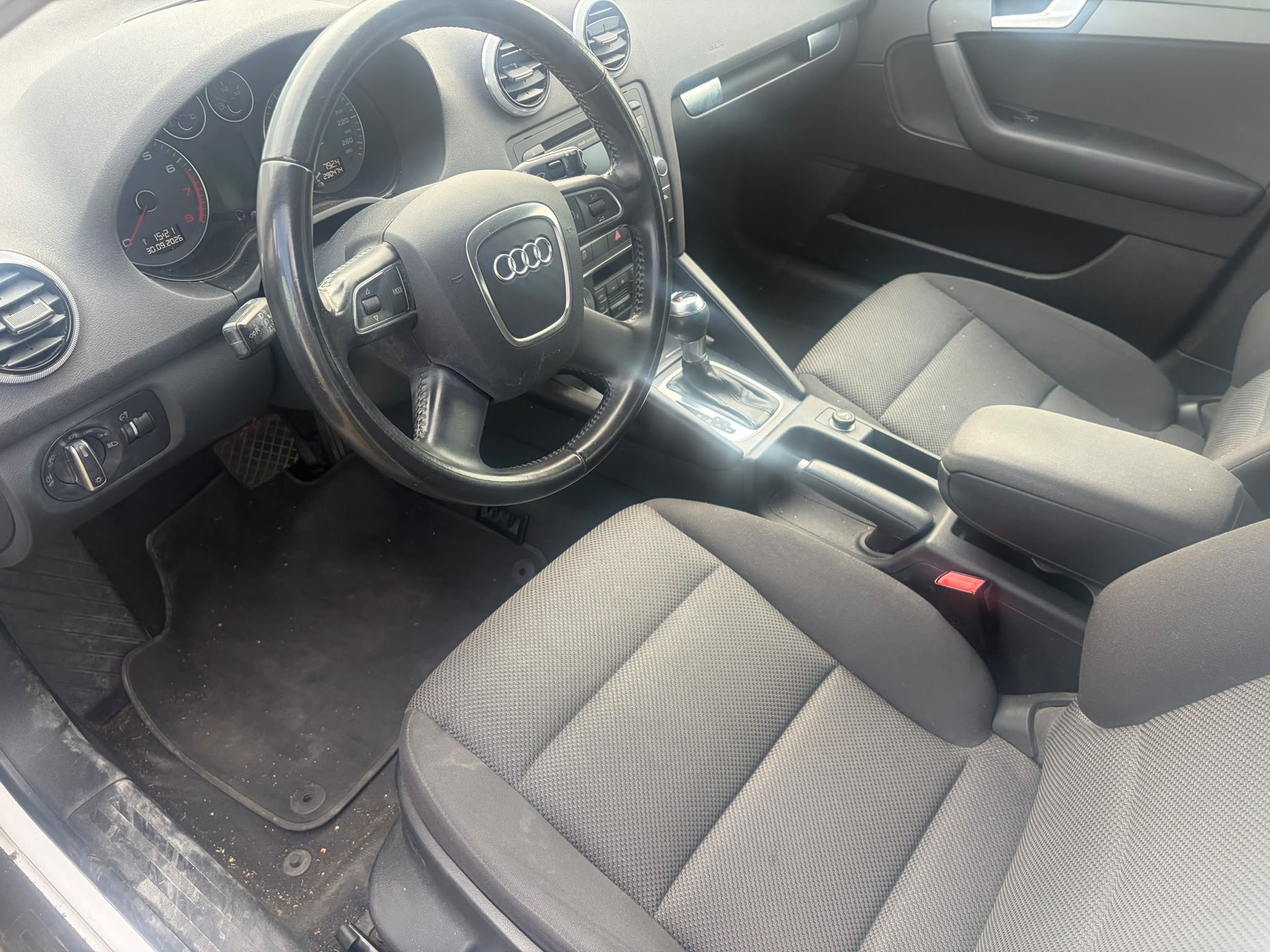 AUDI A3 Sportback 1.4 TFSI Ambition S-tronic-image-3