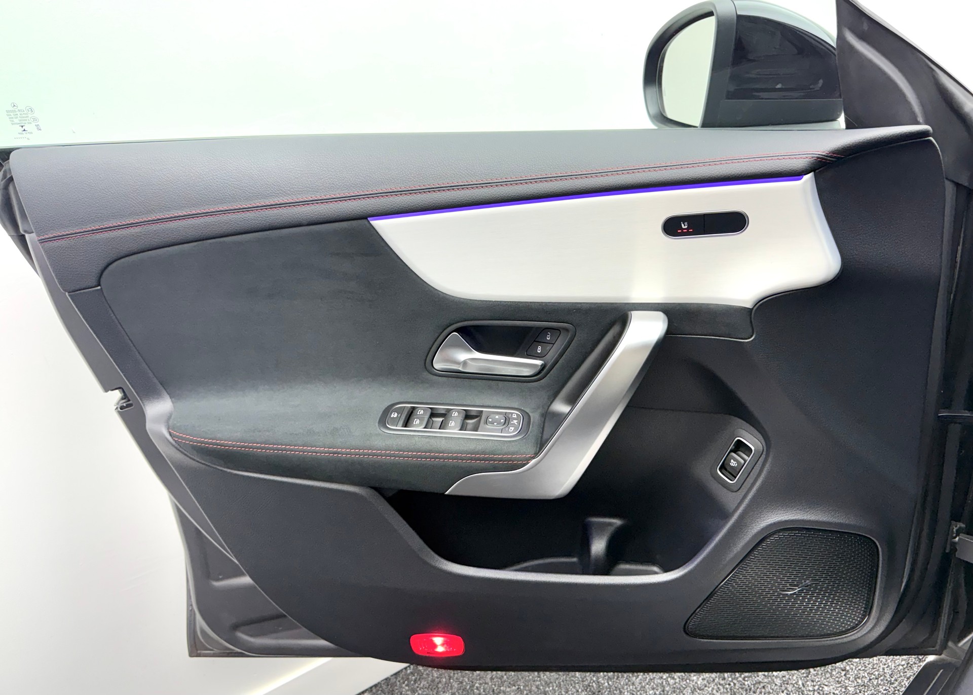 MERCEDES-BENZ CLA 250 4Matic AMG Line 7G-DCT-image-13