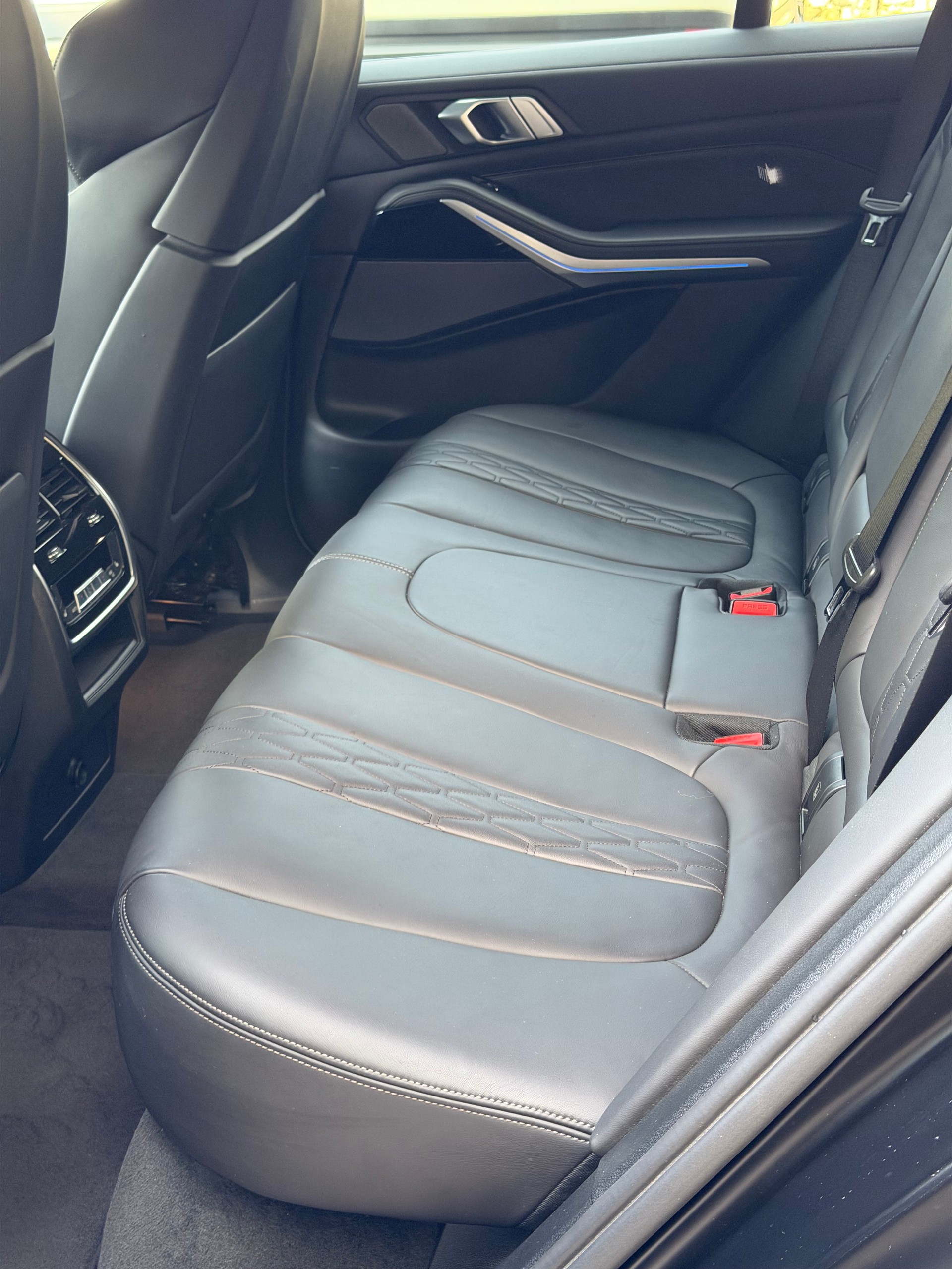 BMW xDrive45e Colour Edition Steptronic-image-4