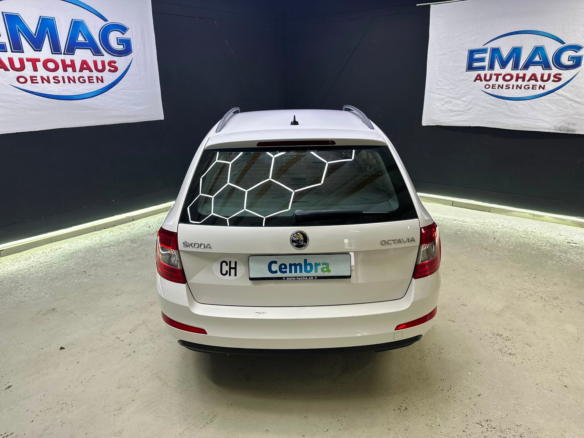 SKODA Octavia Combi 1.6 TDI Ambition DSG-image-4