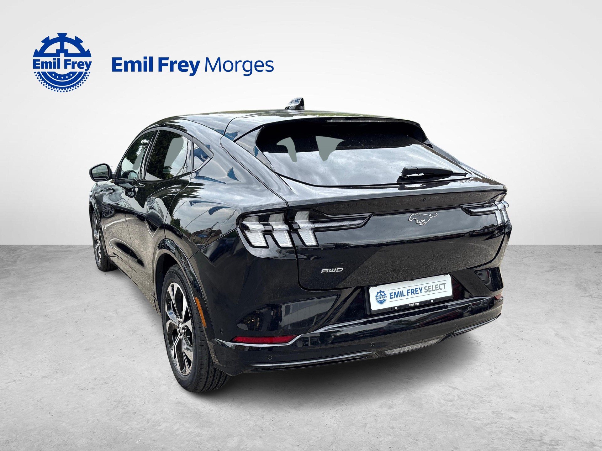 FORD Mustang Mach-E Standard AWD-showroom-element-3
