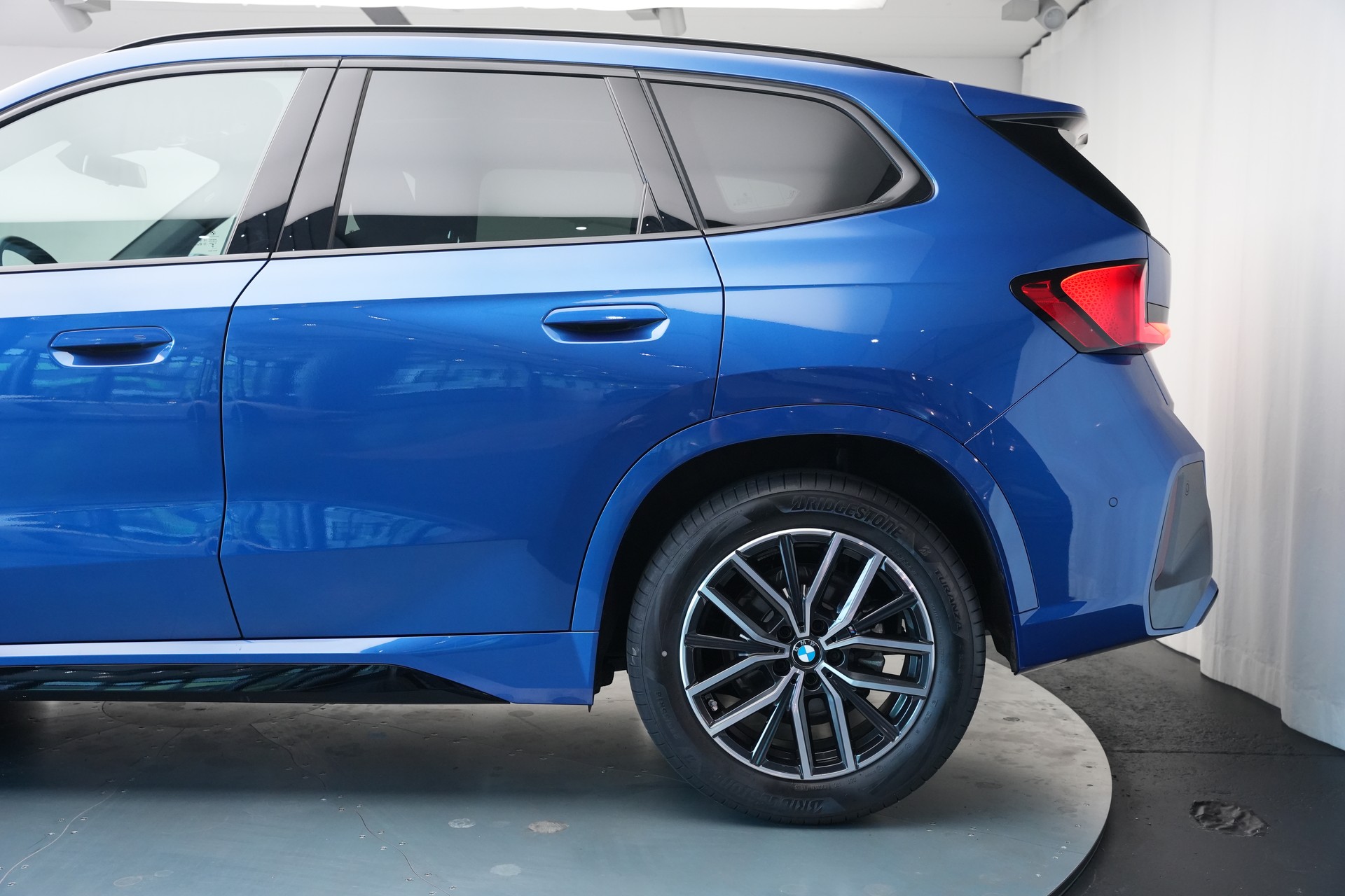 BMW X1 sDrive 18i M Sport *Panorama* *Harman/Kardon* *Werksgarantie*-image-36