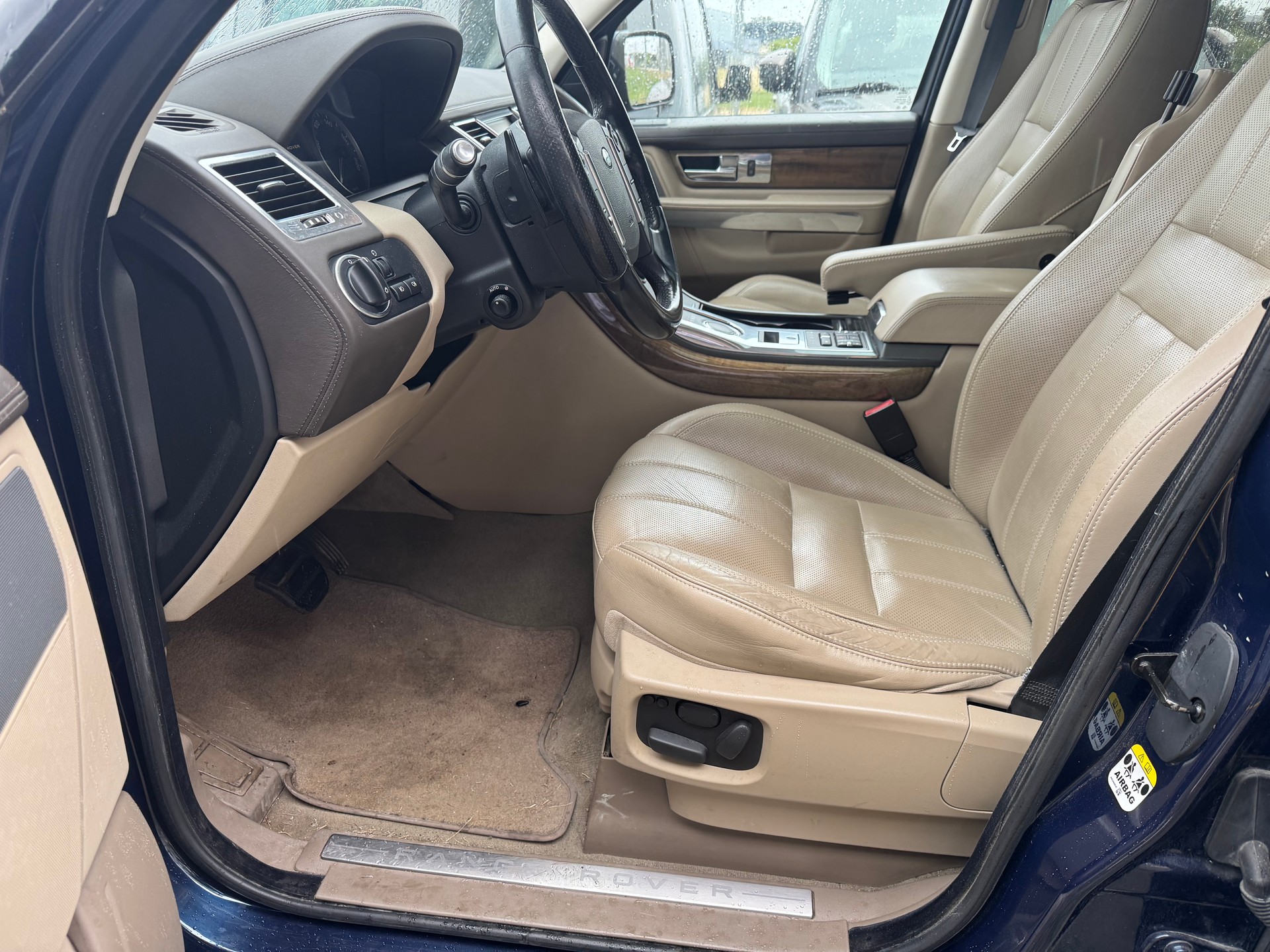 LAND ROVER Range Rover Sport 3.0 TDV6 HSE Automatic-image-9