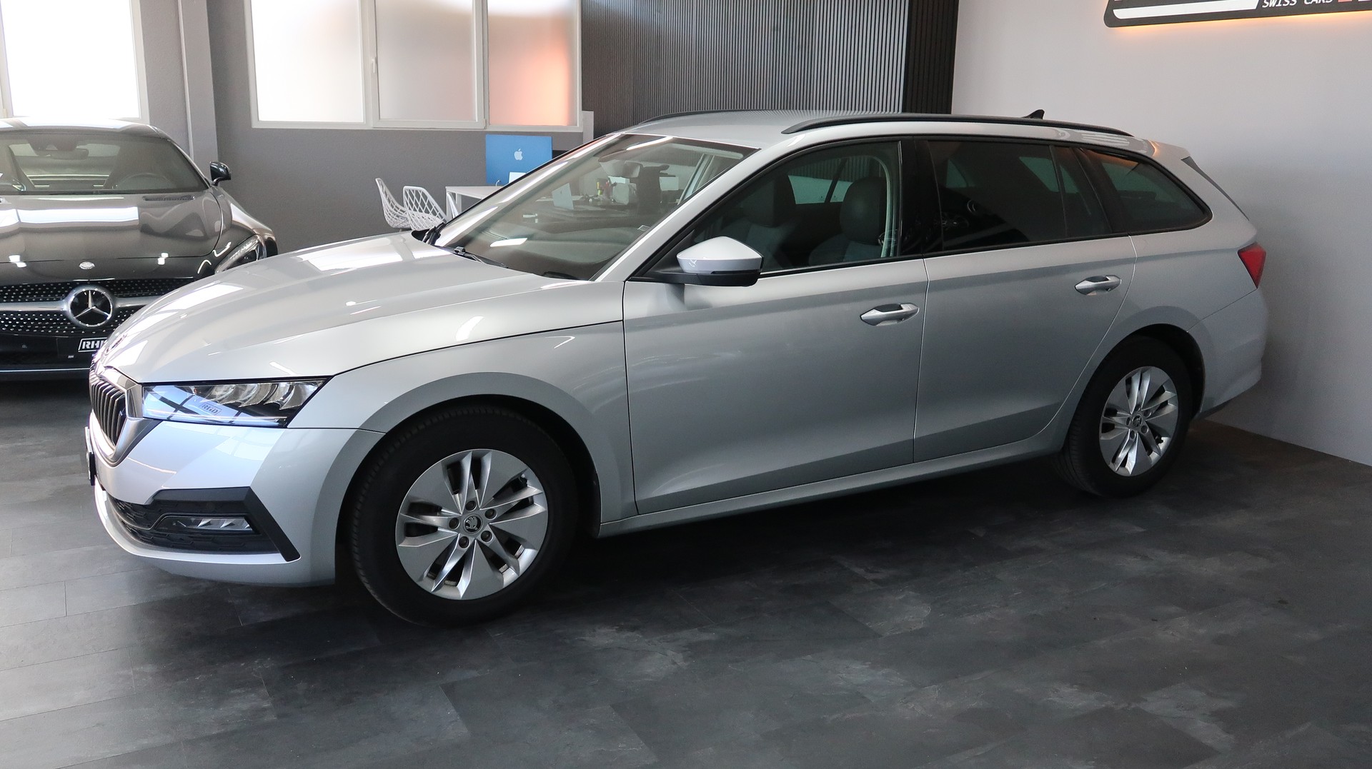SKODA Octavia Combi 2.0 TDI DSG 4x4 / CH / EXPERTISE / MFK-image-1