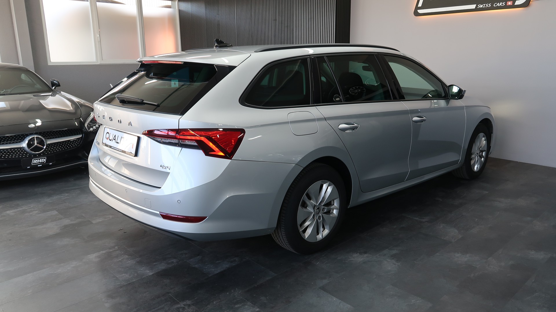 SKODA Octavia Combi 2.0 TDI DSG 4x4 / CH / EXPERTISE / MFK-image-8