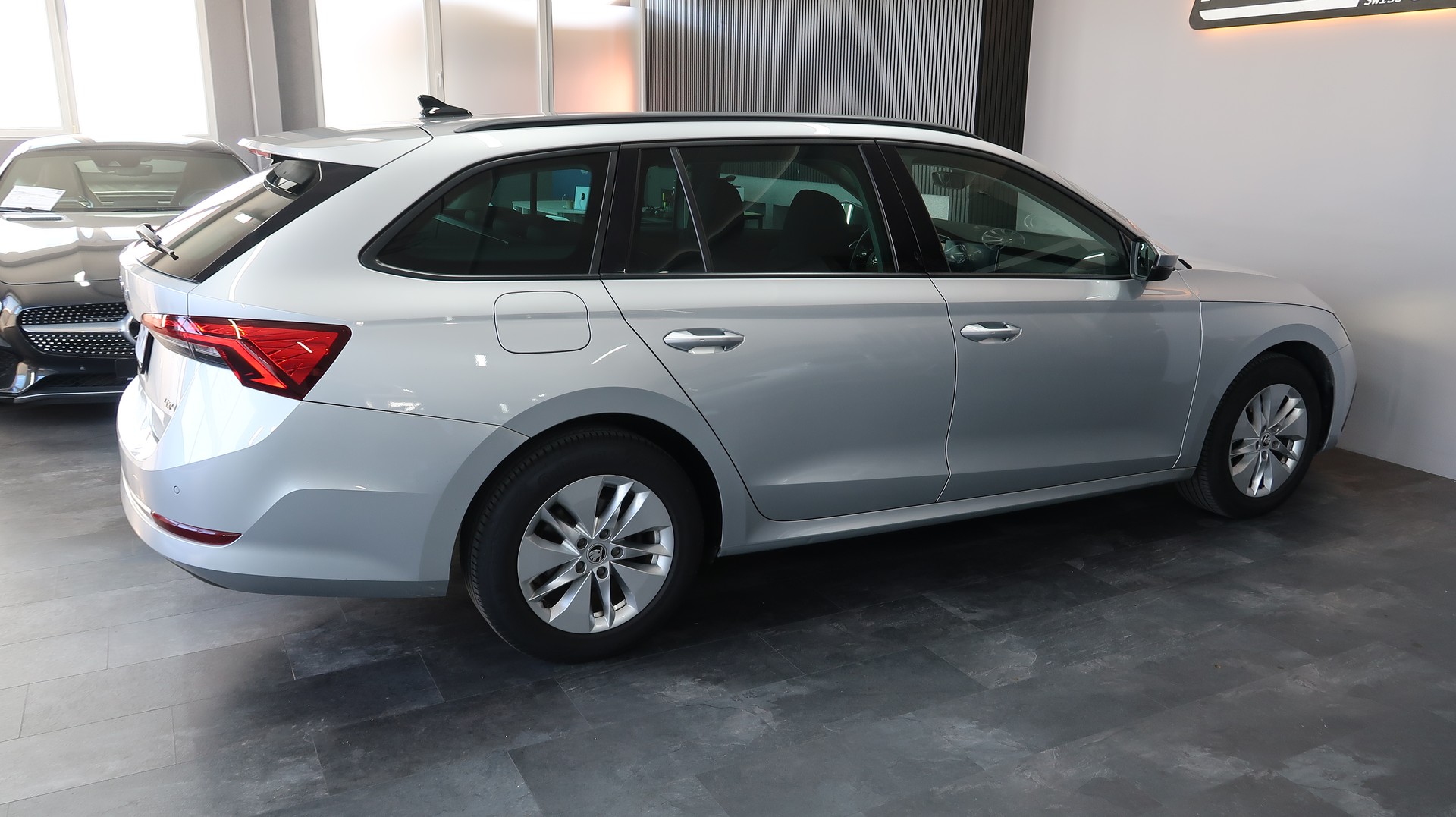 SKODA Octavia Combi 2.0 TDI DSG 4x4 / CH / EXPERTISE / MFK-image-7
