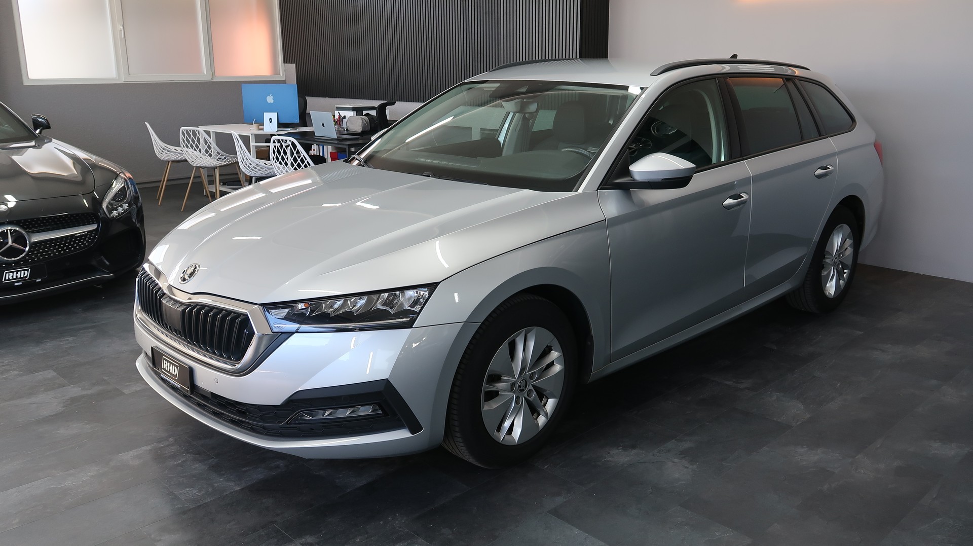 SKODA Octavia Combi 2.0 TDI DSG 4x4 / CH / EXPERTISE / MFK-image-2