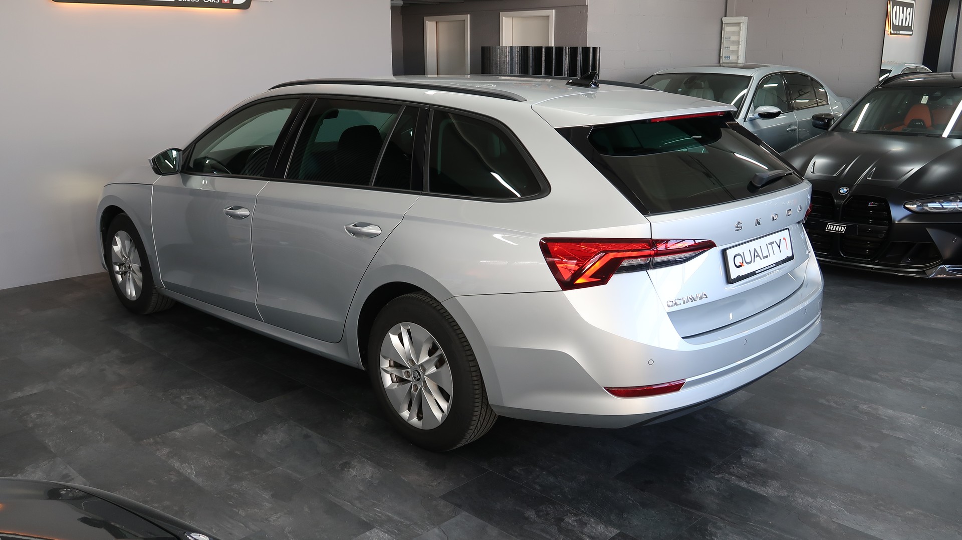 SKODA Octavia Combi 2.0 TDI DSG 4x4 / CH / EXPERTISE / MFK-image-12
