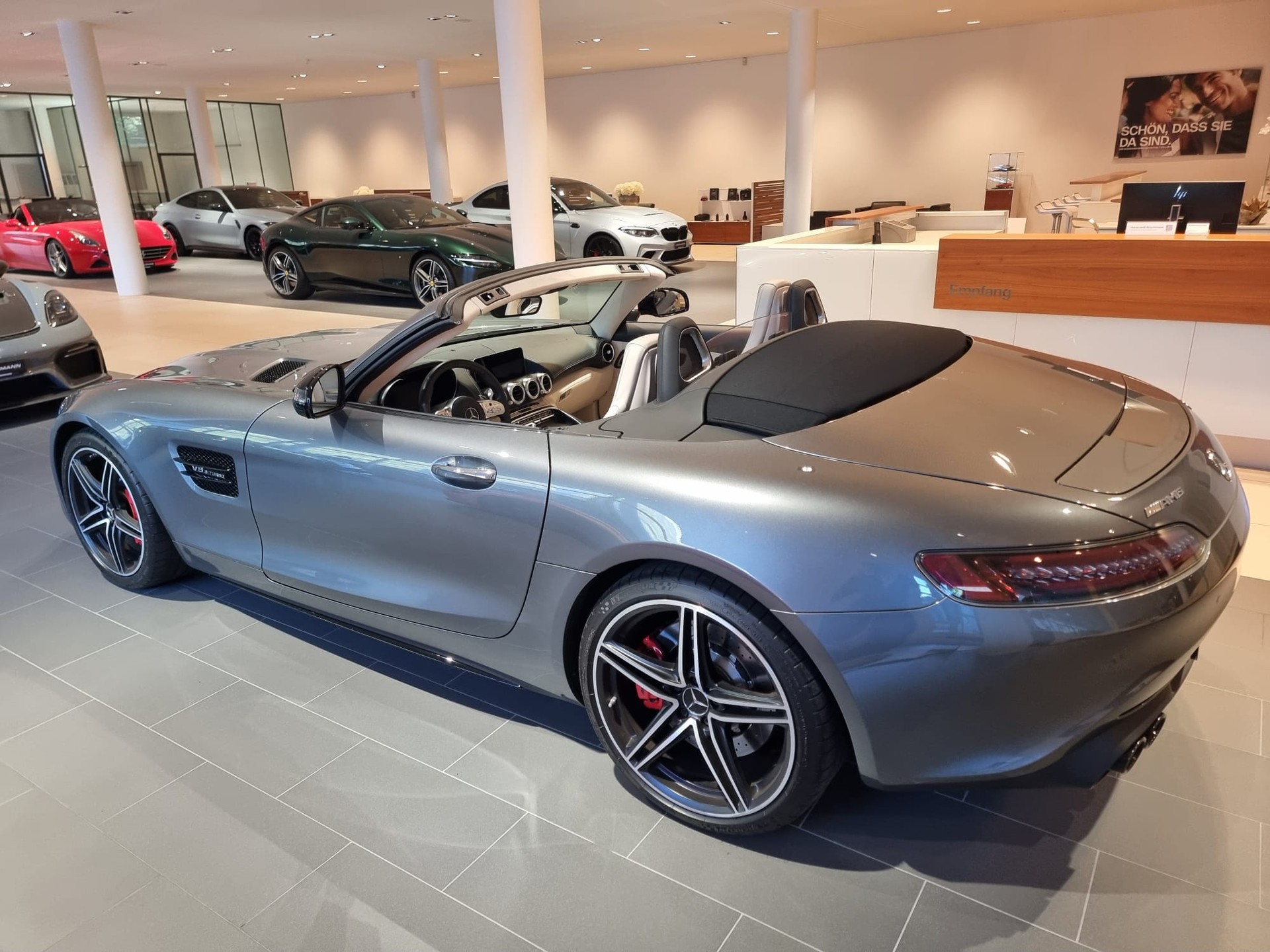 MERCEDES-BENZ AMG GT Roadster - 530 PS V8 Biturbo-image-4