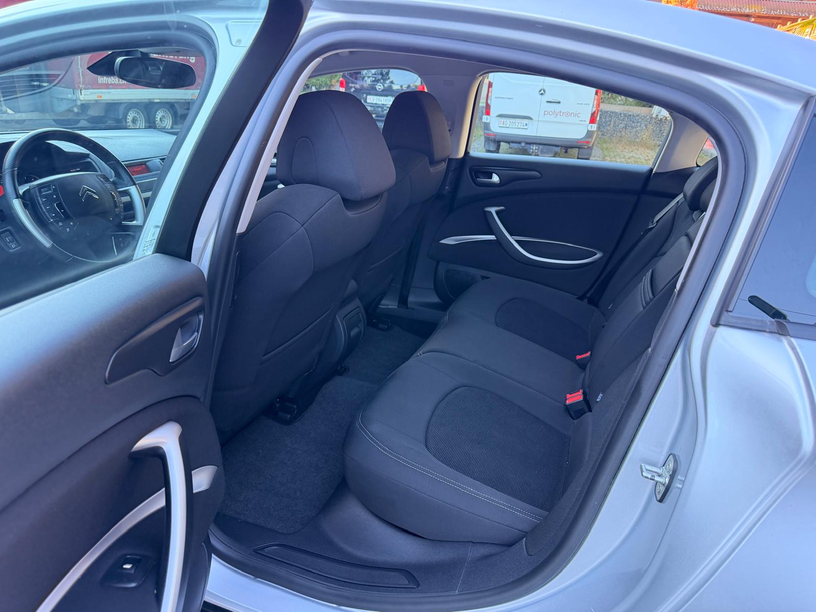 CITROEN C5 Berline 2.0 HDi Dynamique-image-9