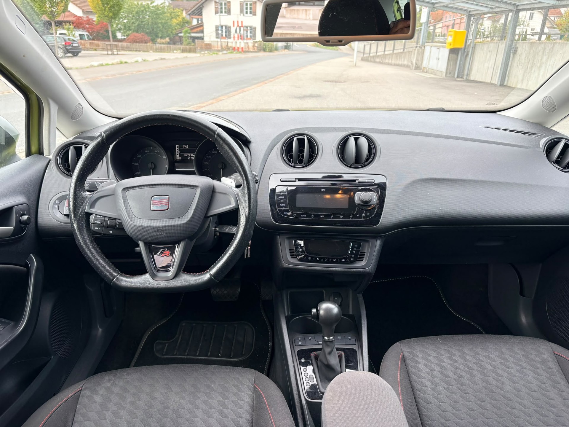 SEAT Ibiza 1.4 TSI FR-image-9