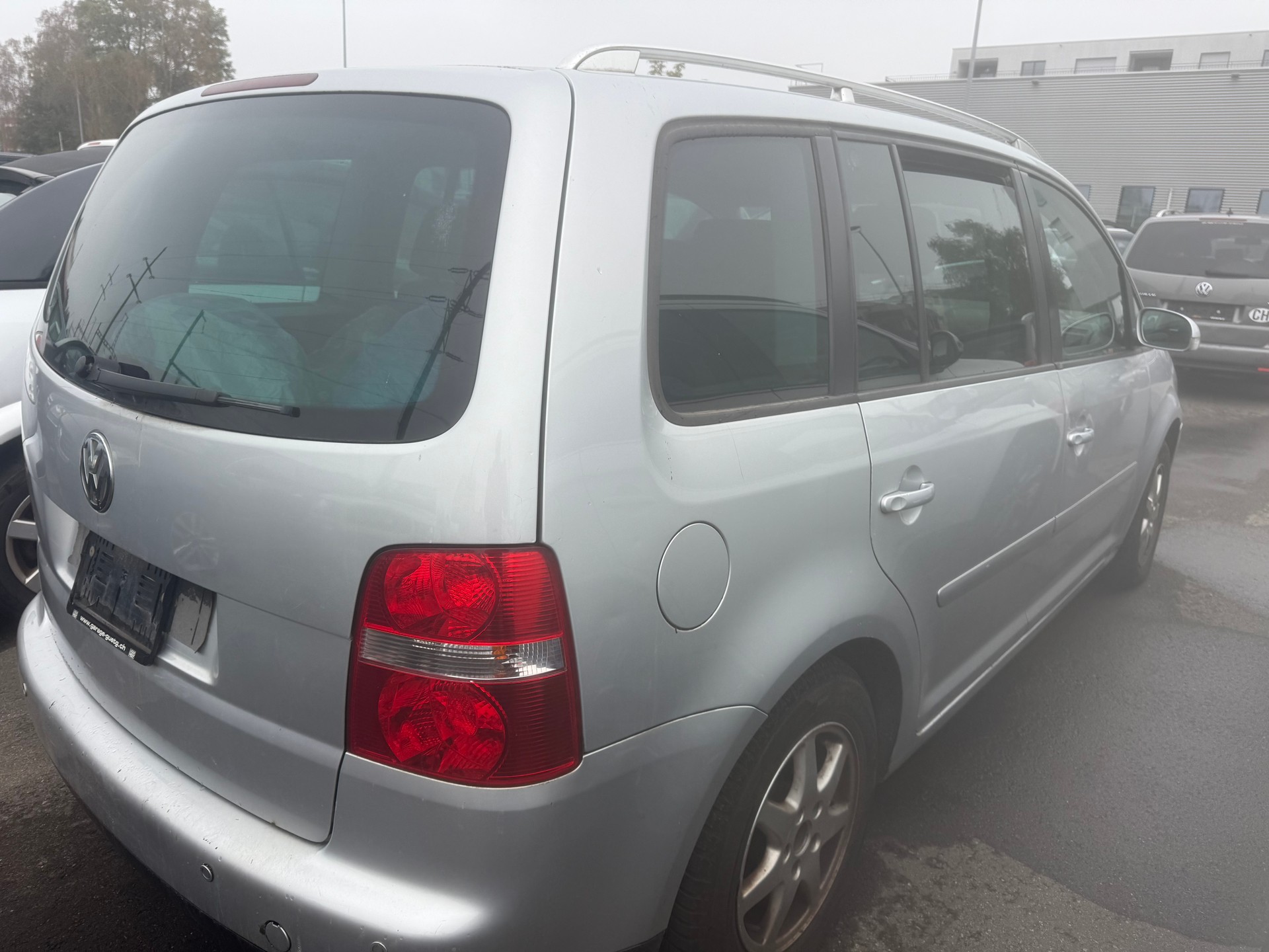 VW Touran 2.0 TDI Trendline-image-4