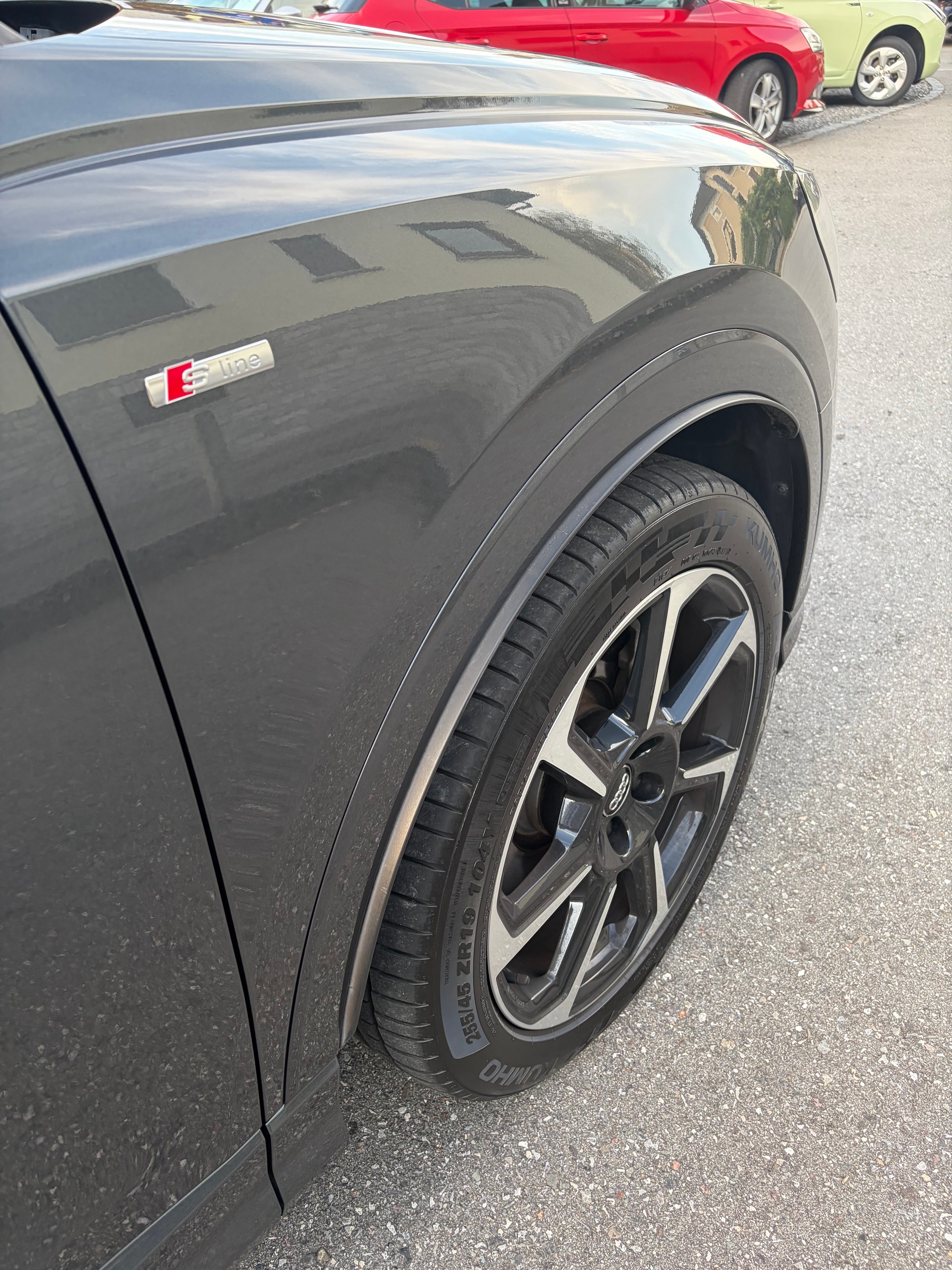 AUDI Q3 40 TFSI S line quattro S-tronic-image-12