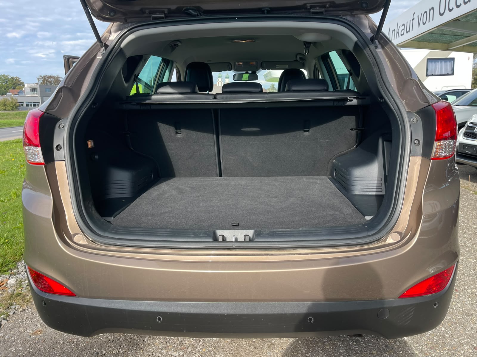 HYUNDAI iX 35 2.0 Style 4WD Automatic-image-12