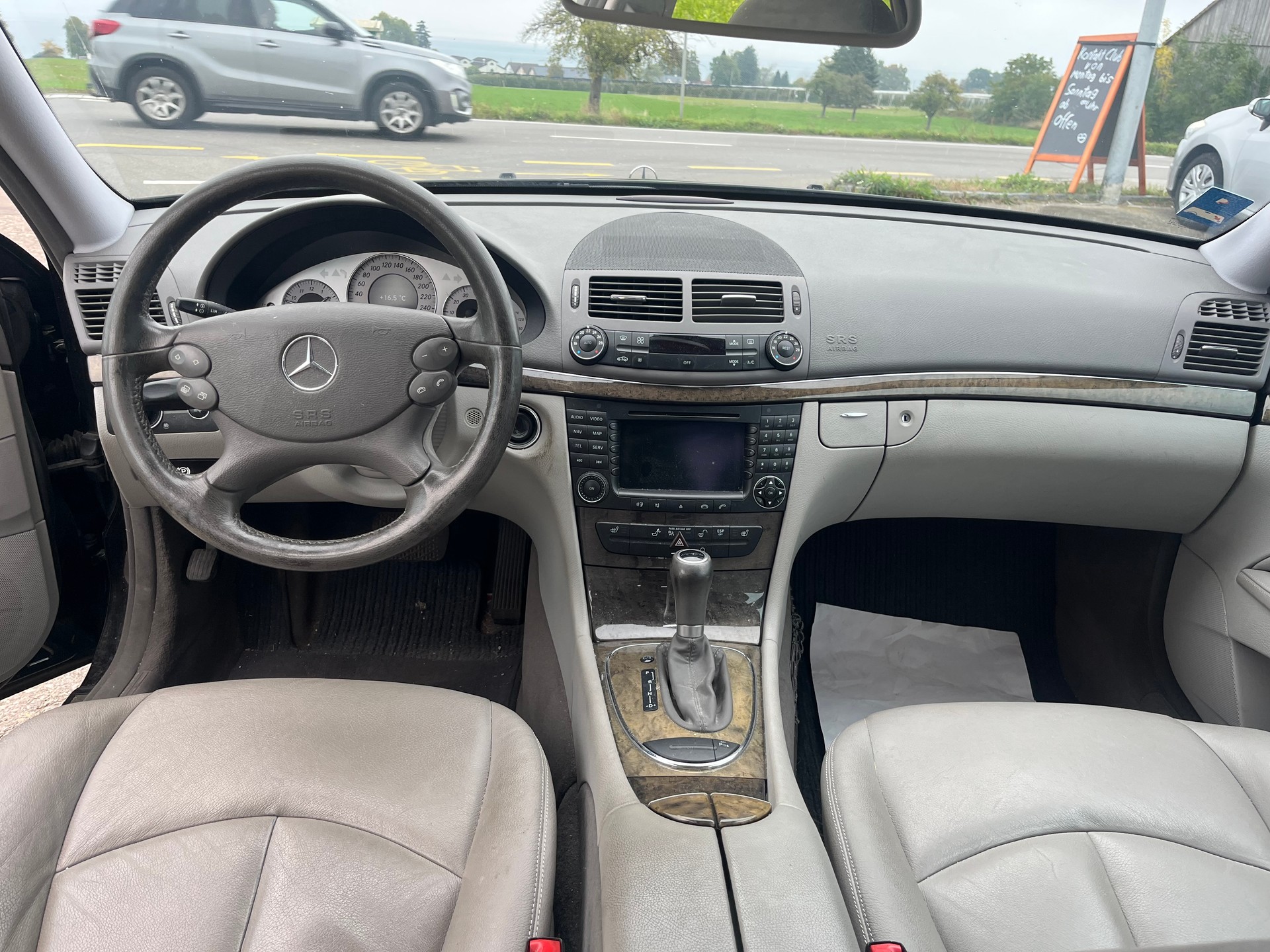 MERCEDES-BENZ E 280 Avantgarde-image-7