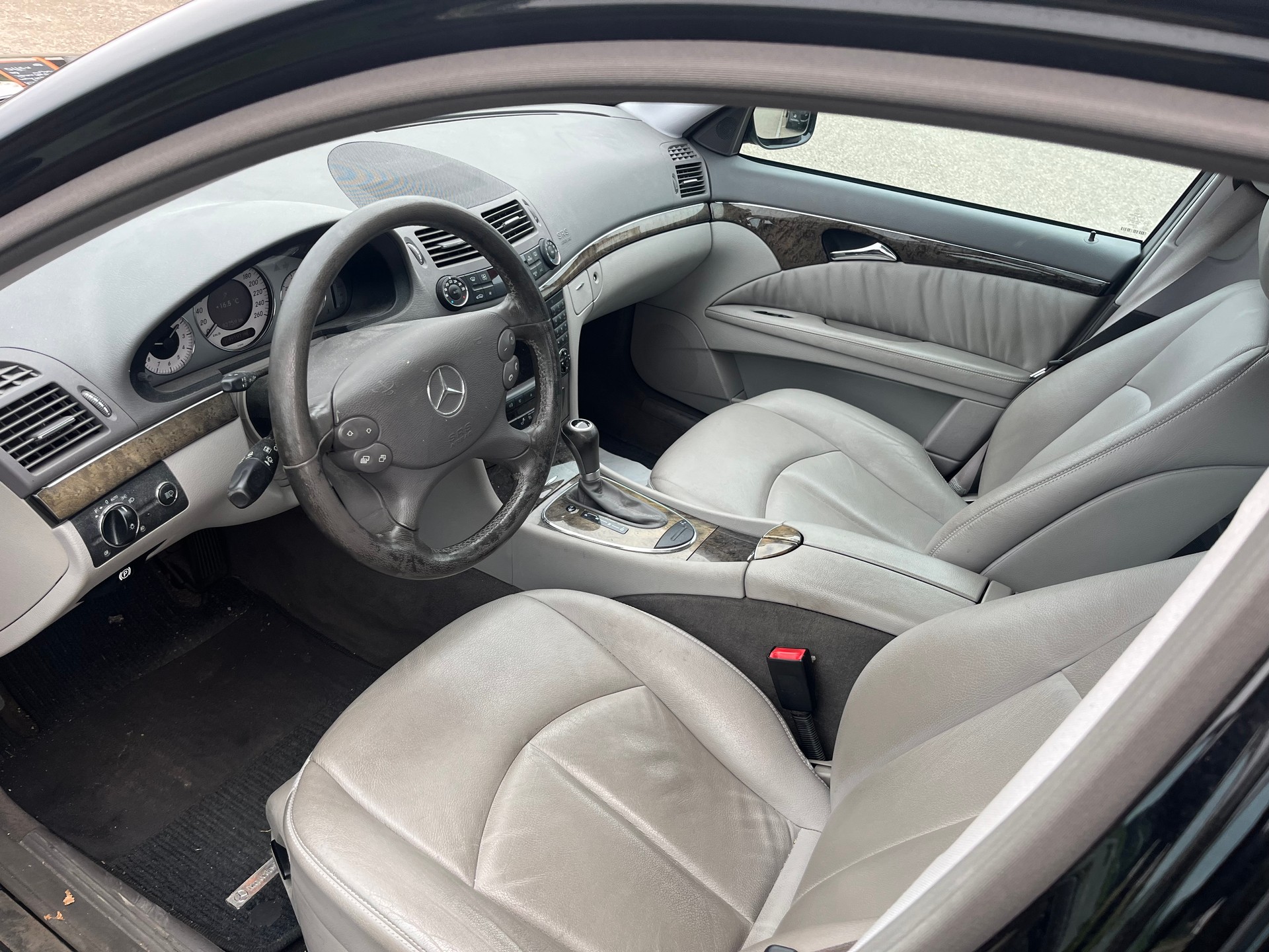 MERCEDES-BENZ E 280 Avantgarde-image-6