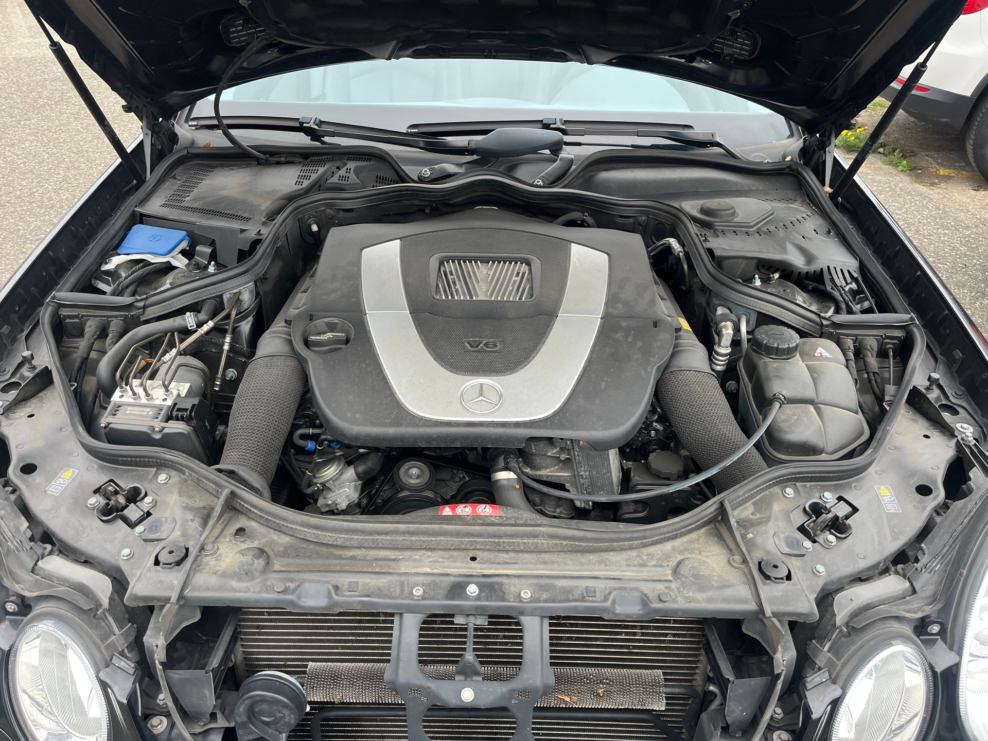 MERCEDES-BENZ E 280 Avantgarde-image-10