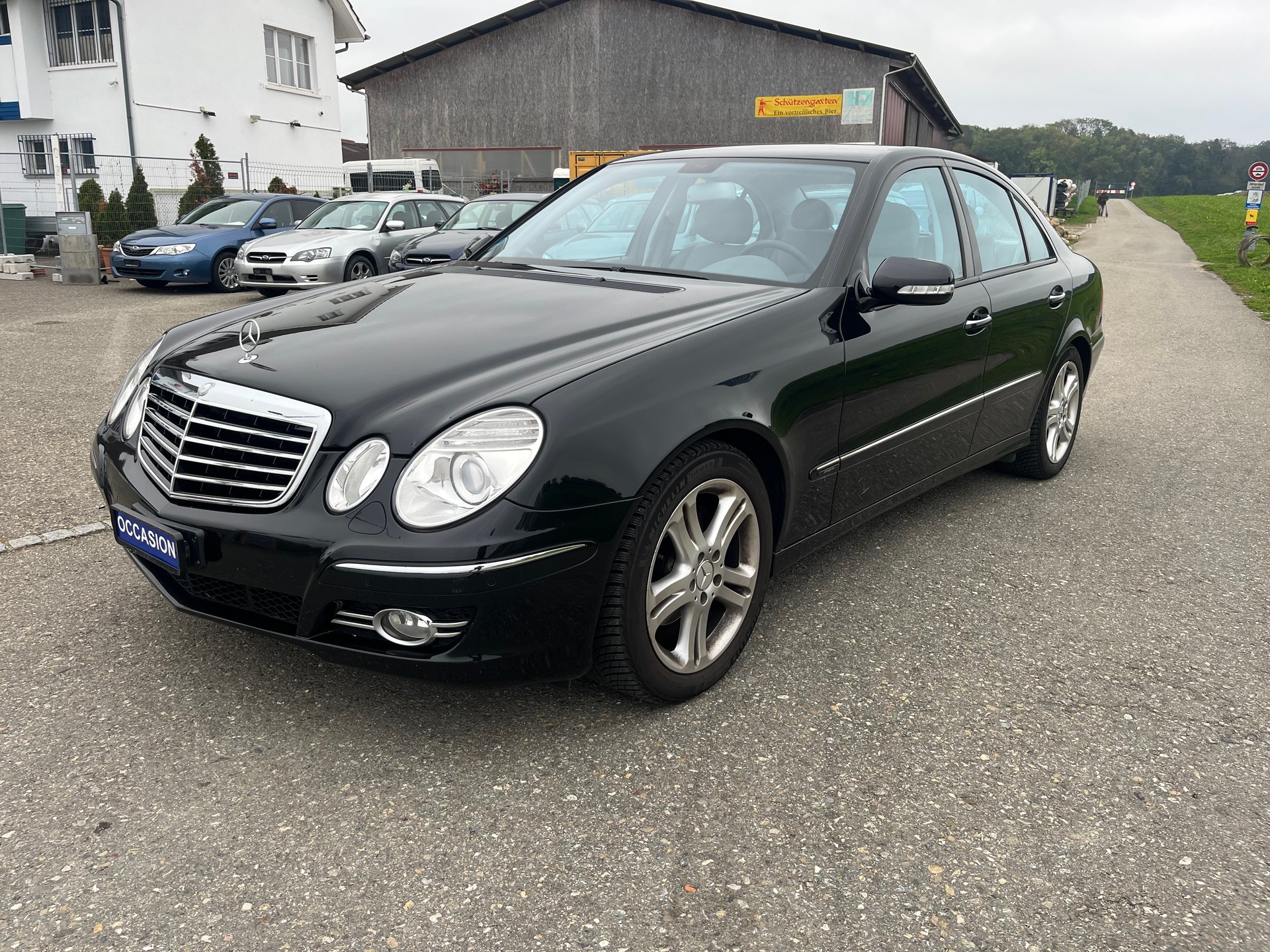 MERCEDES-BENZ E 280 Avantgarde-image-1