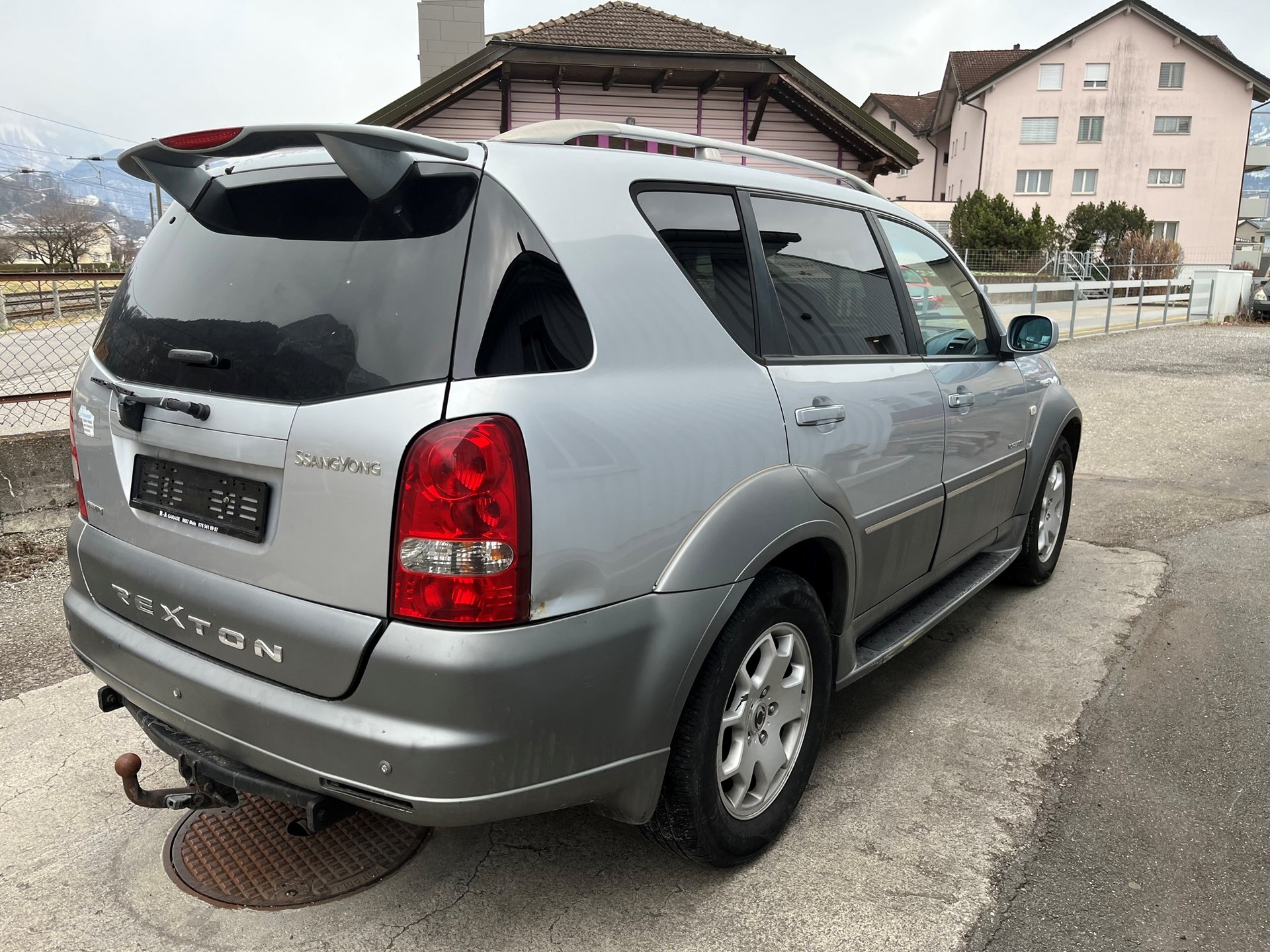 KGM-SsangYong Rexton RX 270 Xdi Deluxe Automatic-image-3