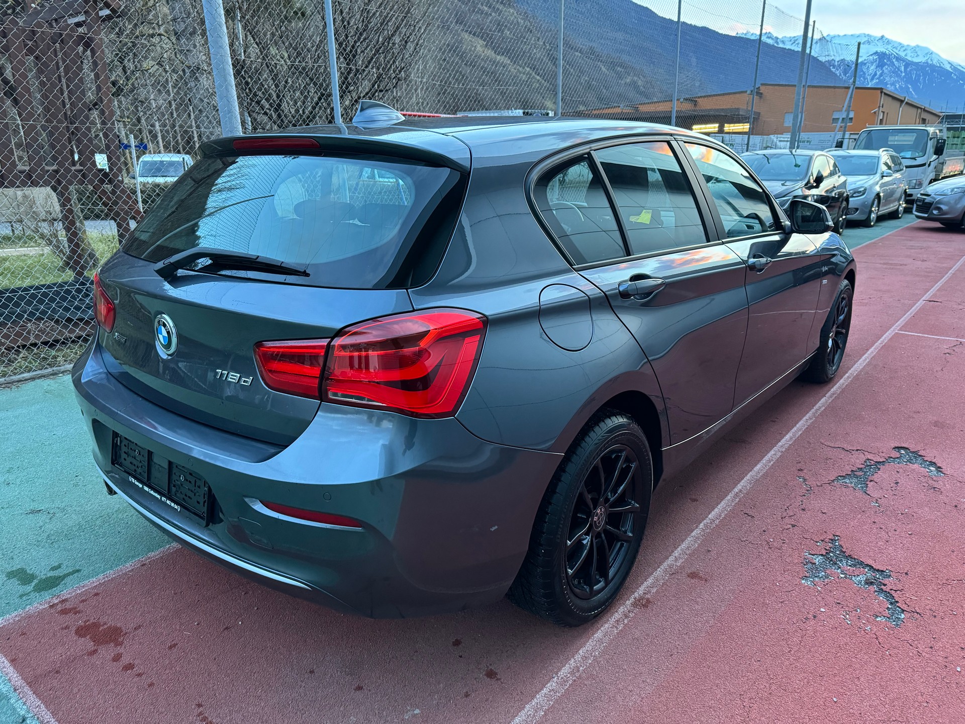 BMW 118d xDrive Sport Line-image-4
