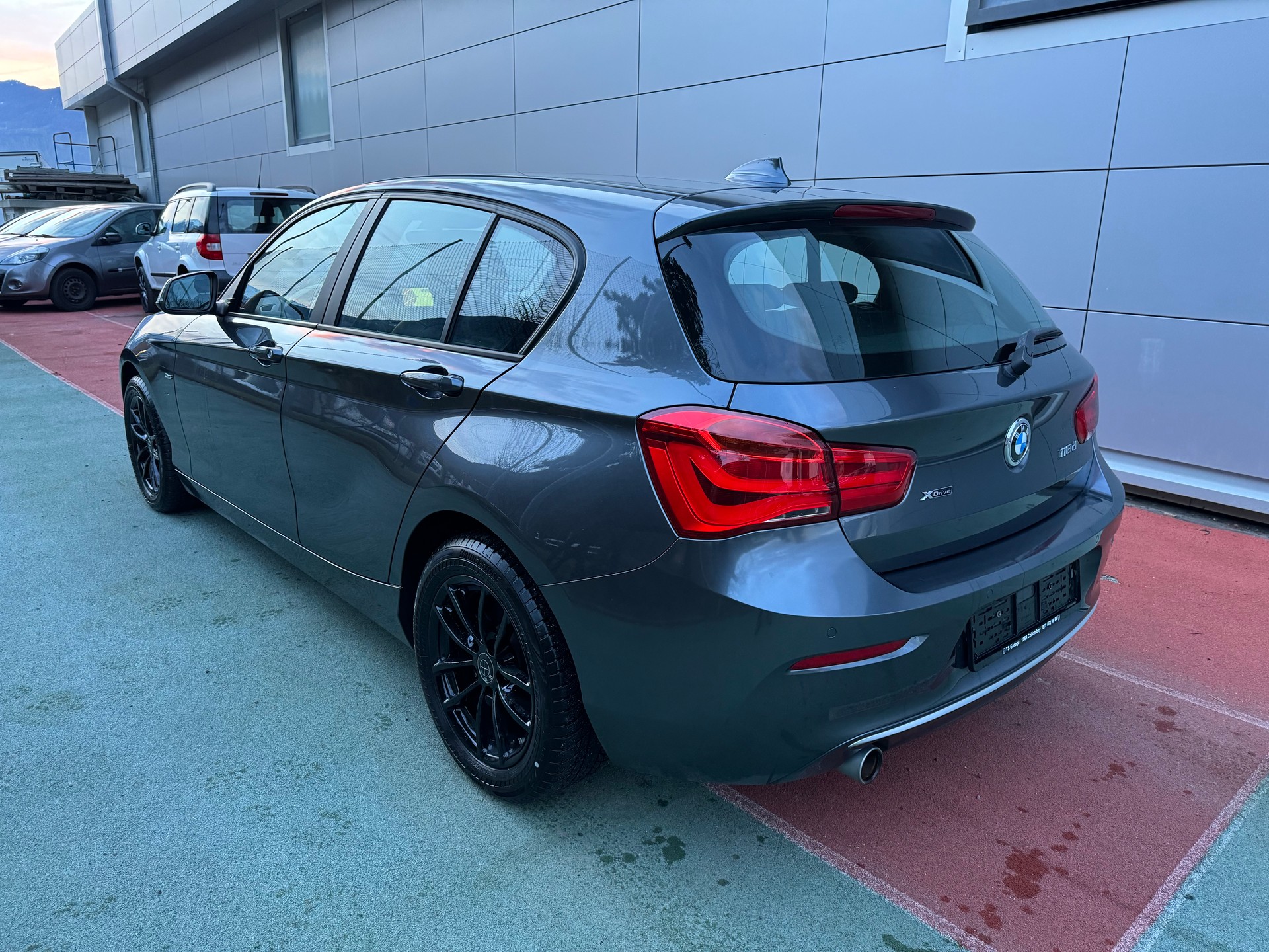 BMW 118d xDrive Sport Line-image-3