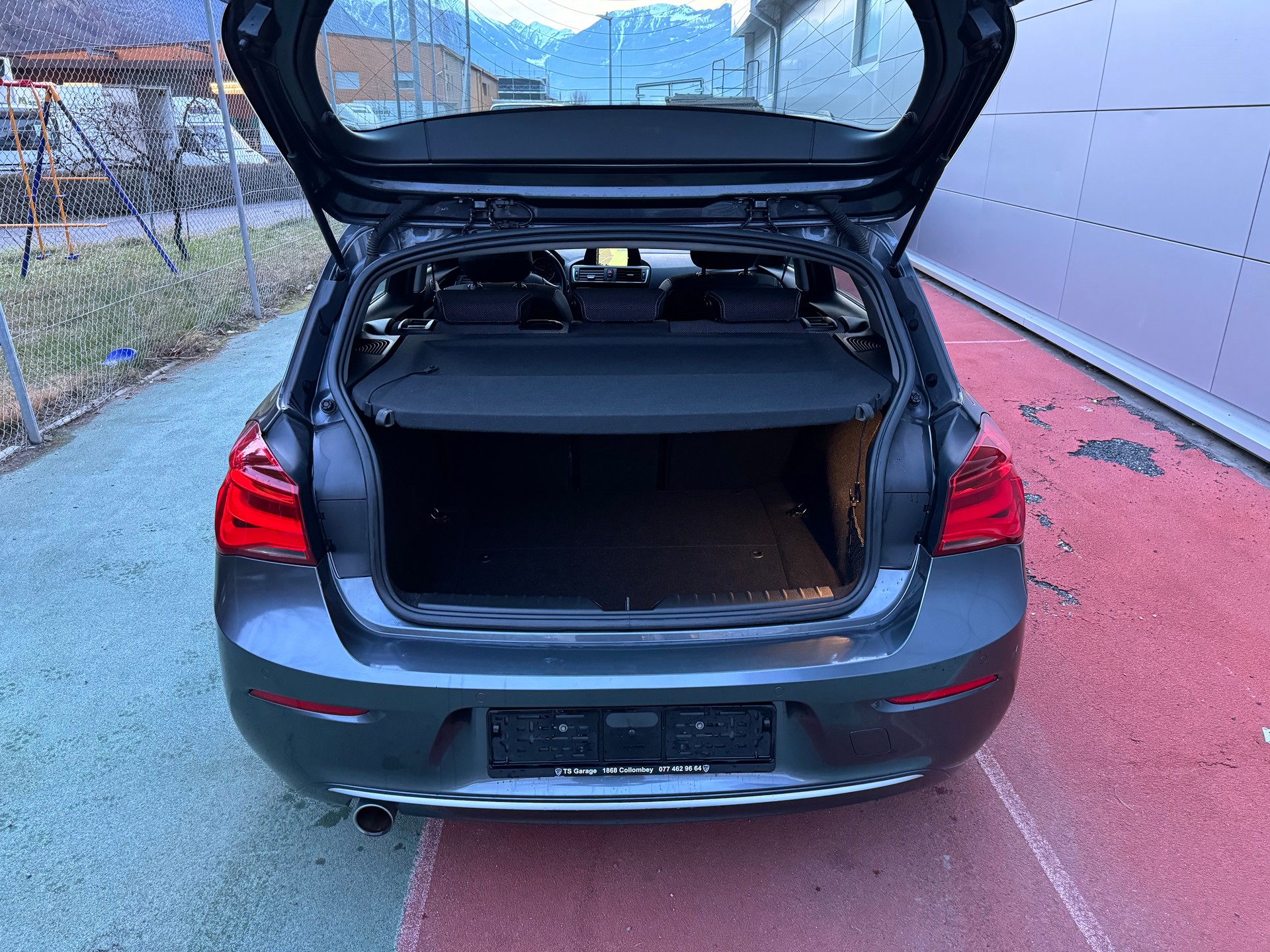 BMW 118d xDrive Sport Line-image-12