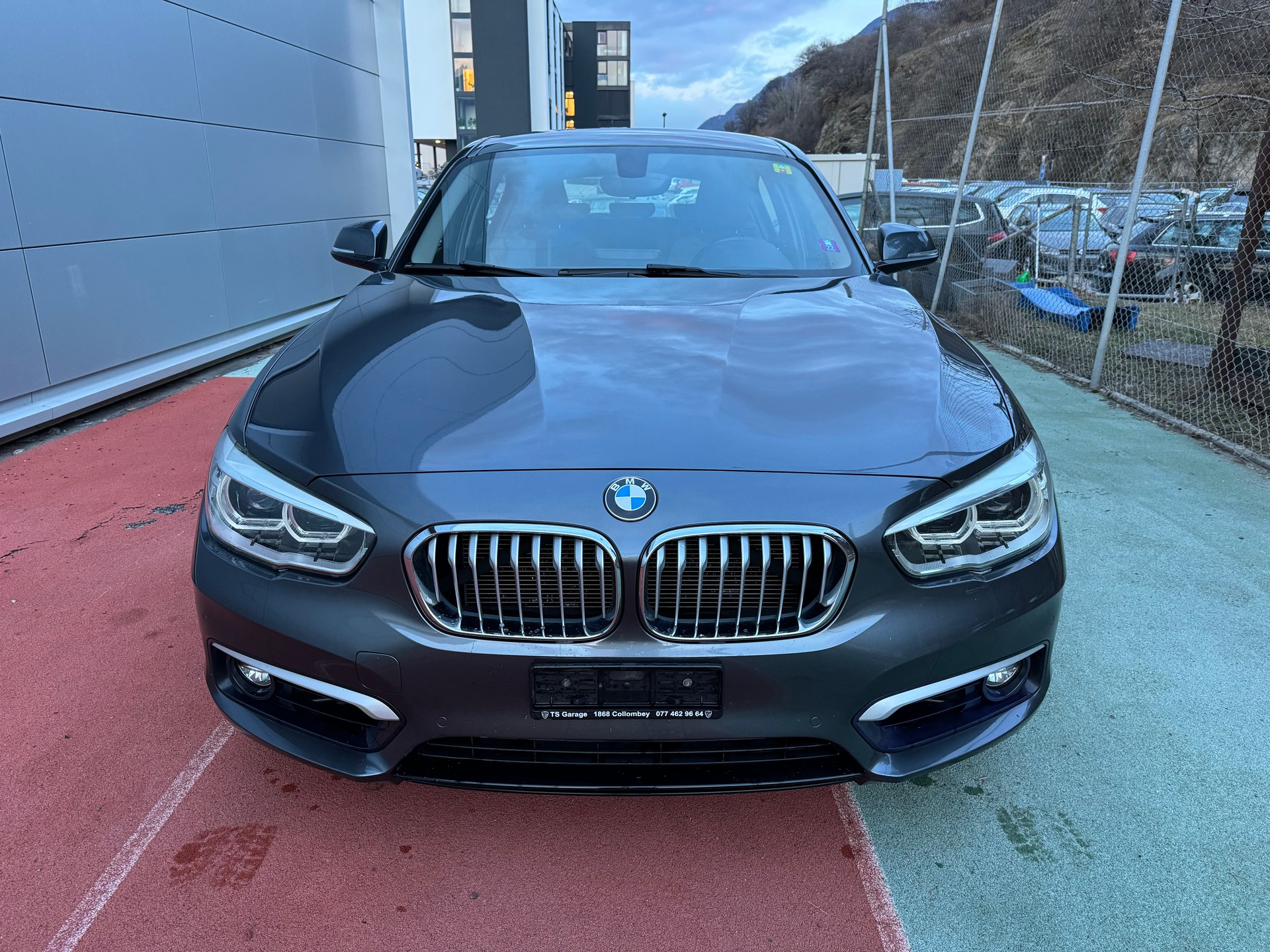BMW 118d xDrive Sport Line-image-2