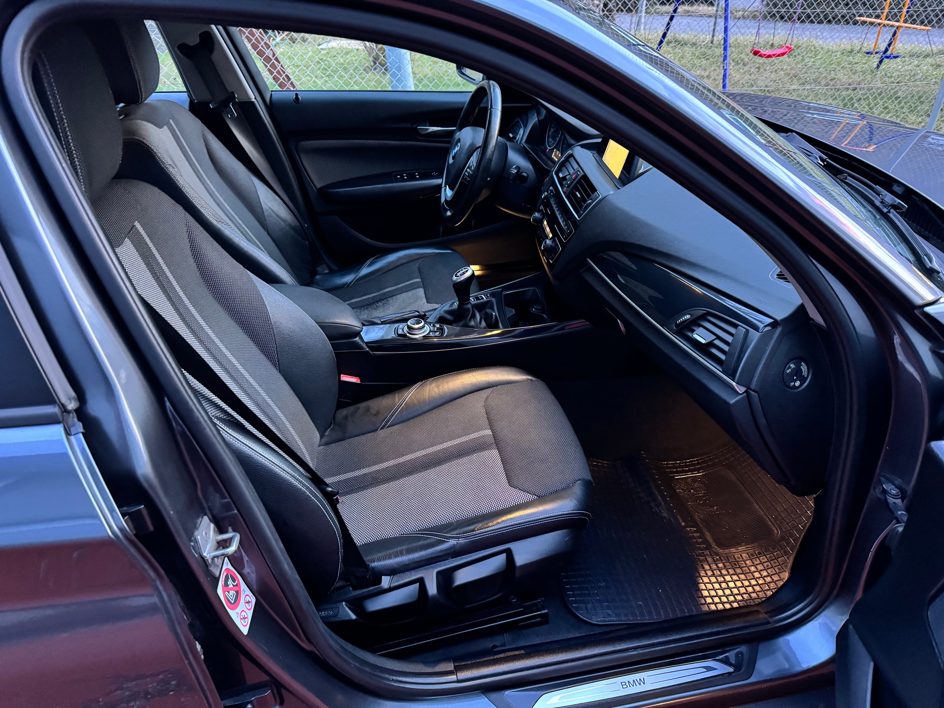 BMW 118d xDrive Sport Line-image-9
