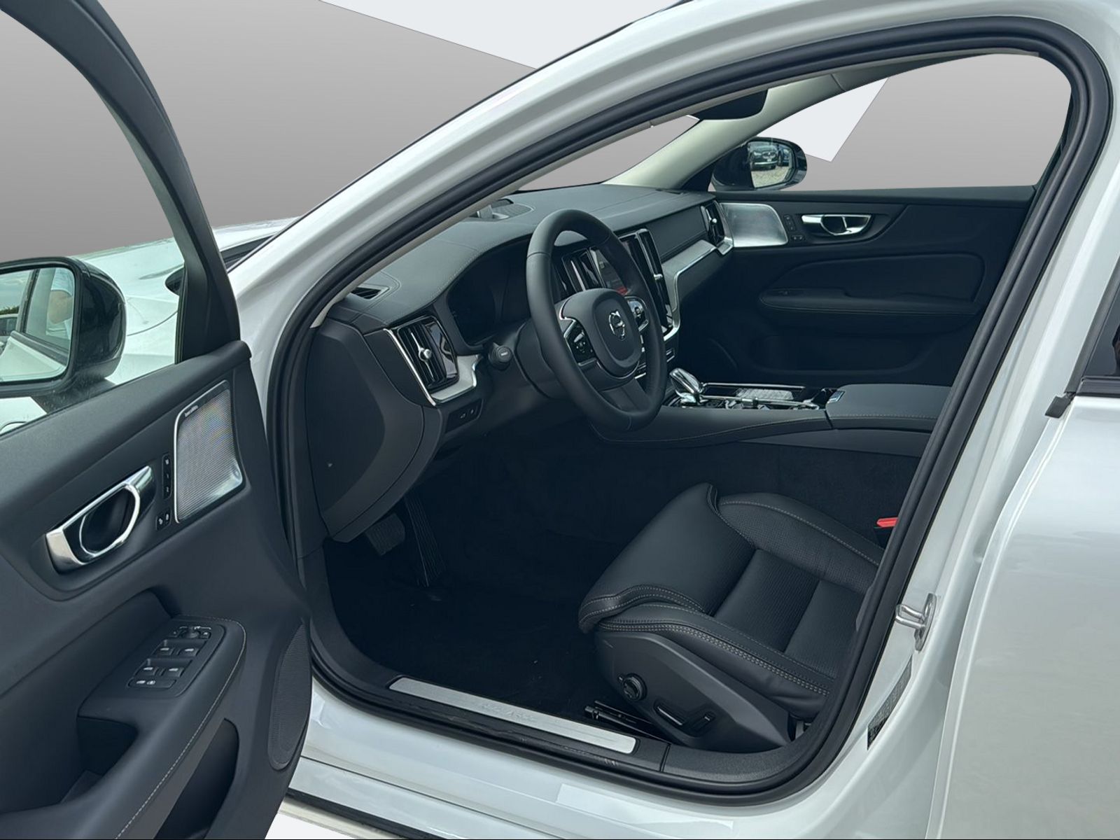 VOLVO V60 2.0 T6 TE Ultimate Dark eAWD-image-9