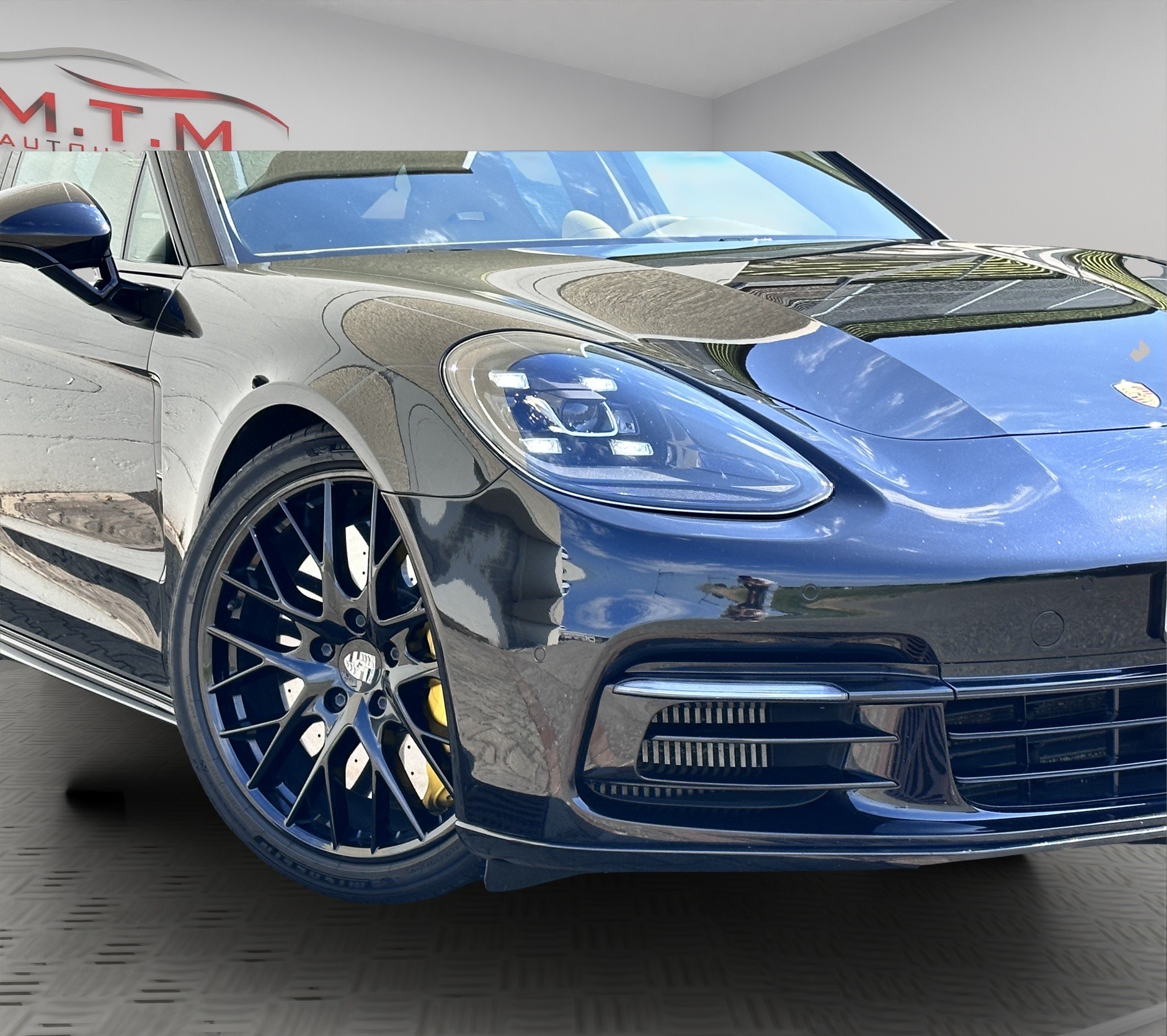 PORSCHE Panamera 4S Diesel PDK-showroom-element-1