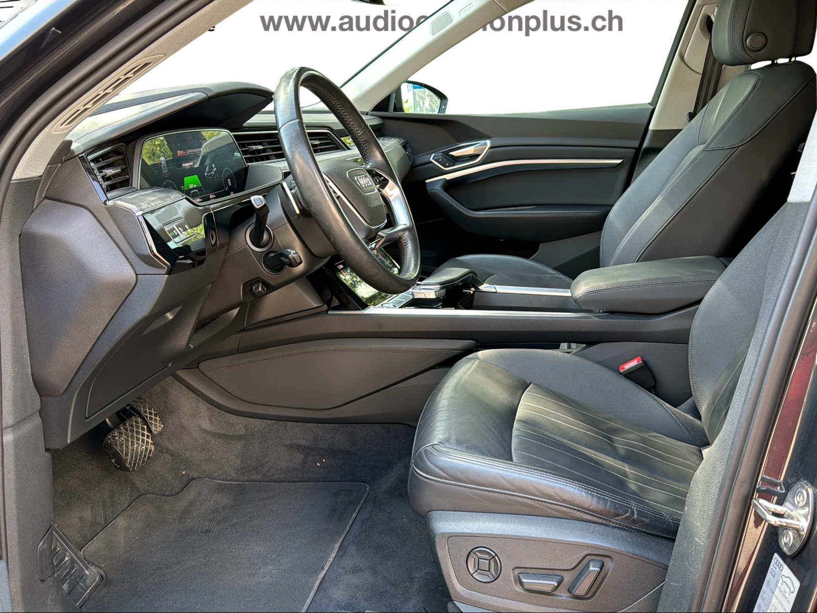 AUDI e-tron 55 Advanced quattro-image-7