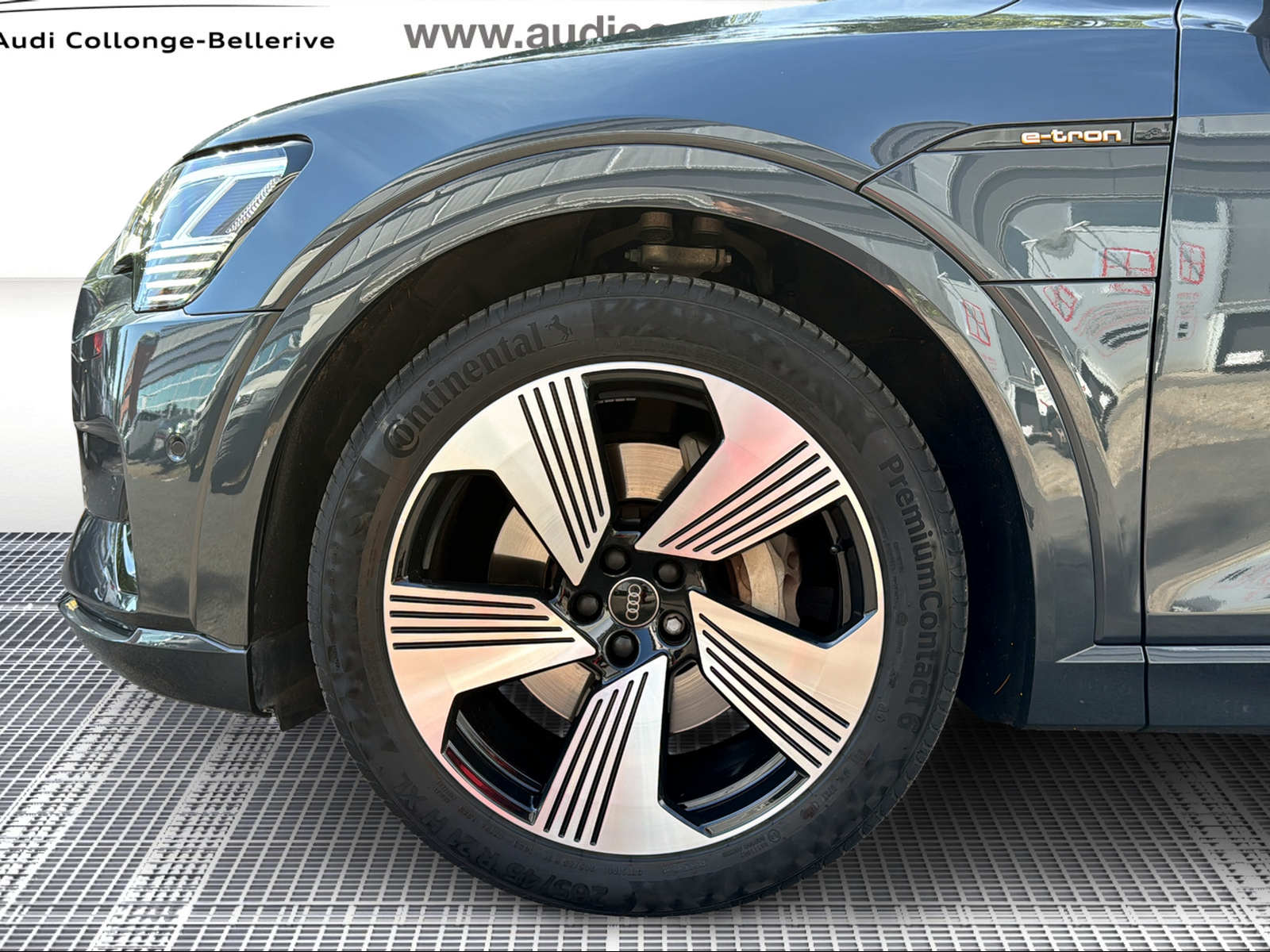 AUDI e-tron 55 Advanced quattro-image-15