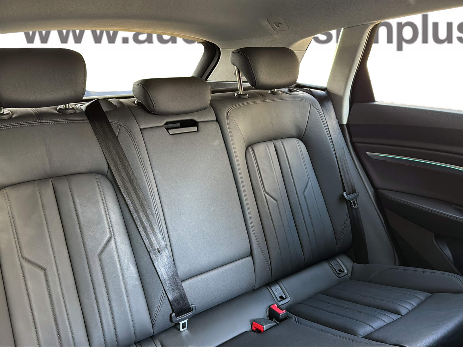AUDI e-tron 55 Advanced quattro-image-11