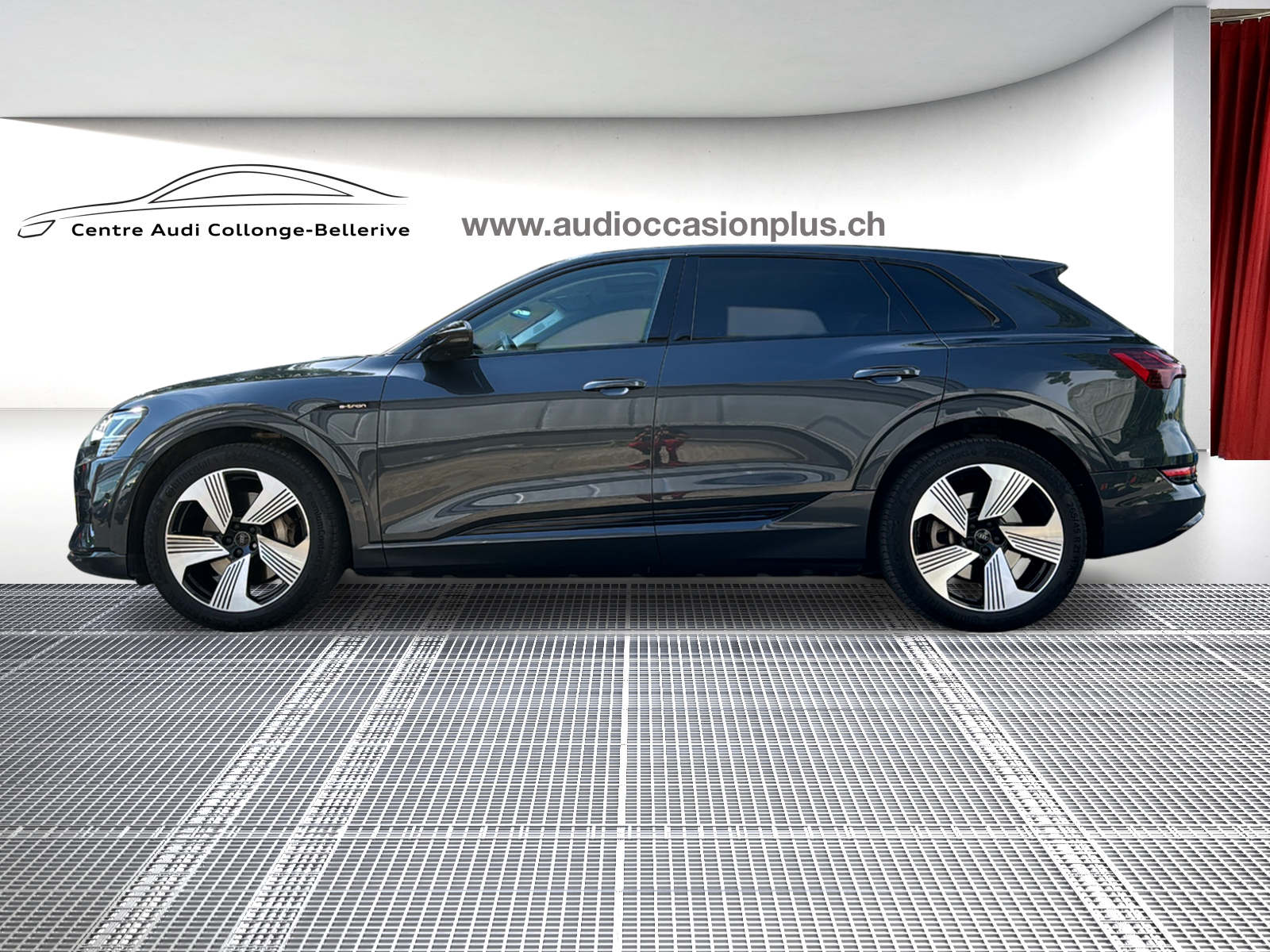 AUDI e-tron 55 Advanced quattro-image-1