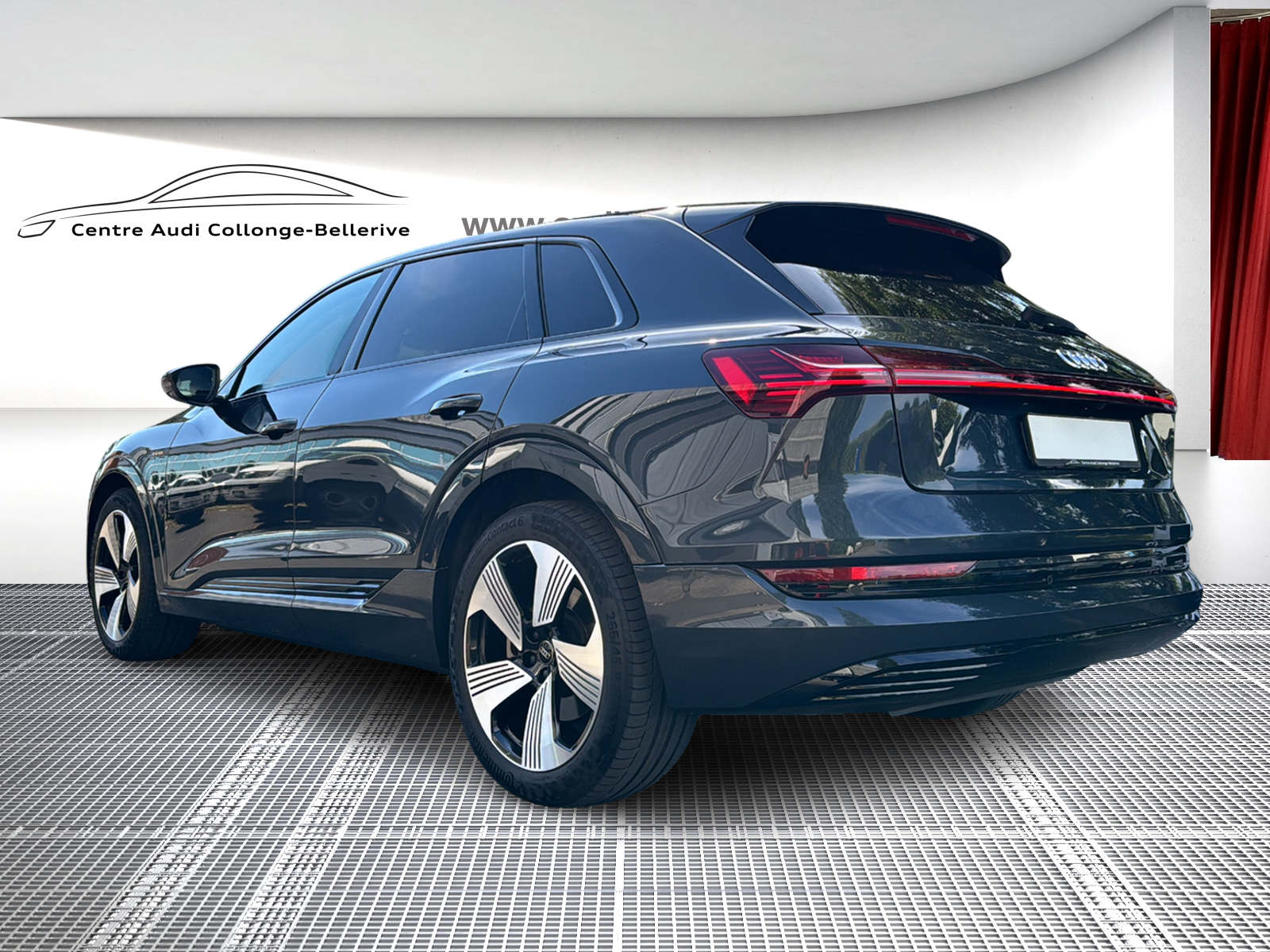 AUDI e-tron 55 Advanced quattro-image-2