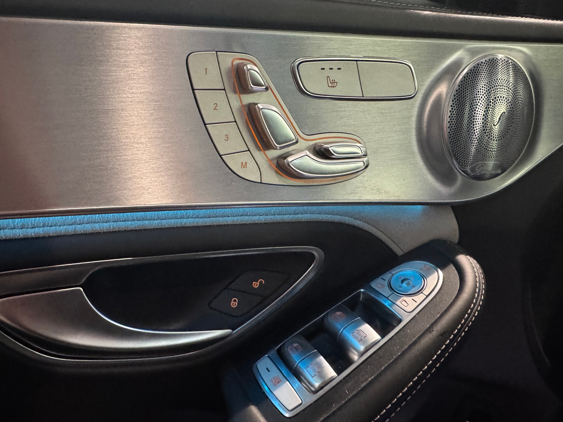 MERCEDES-BENZ C 63 S AMG Edition 1 Speedshift Performance Sitze-image-13