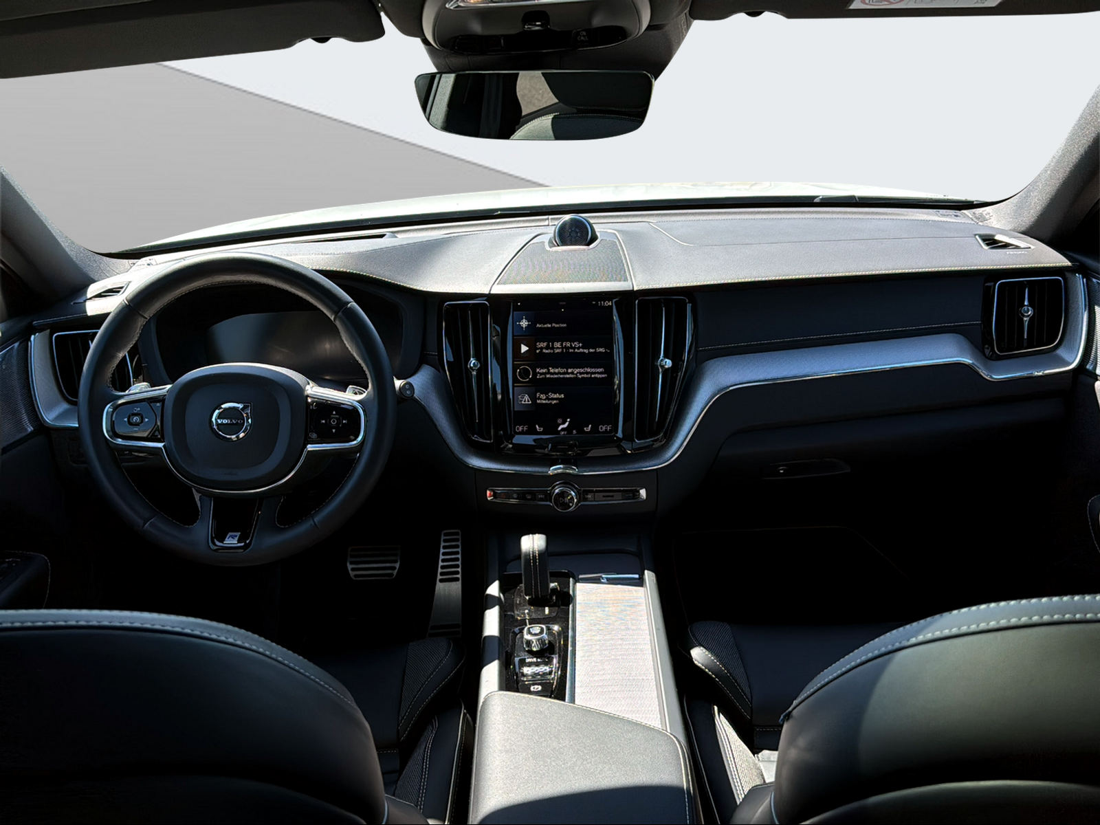 VOLVO XC60 2.0 T8 TE R-Design eAWD-image-11