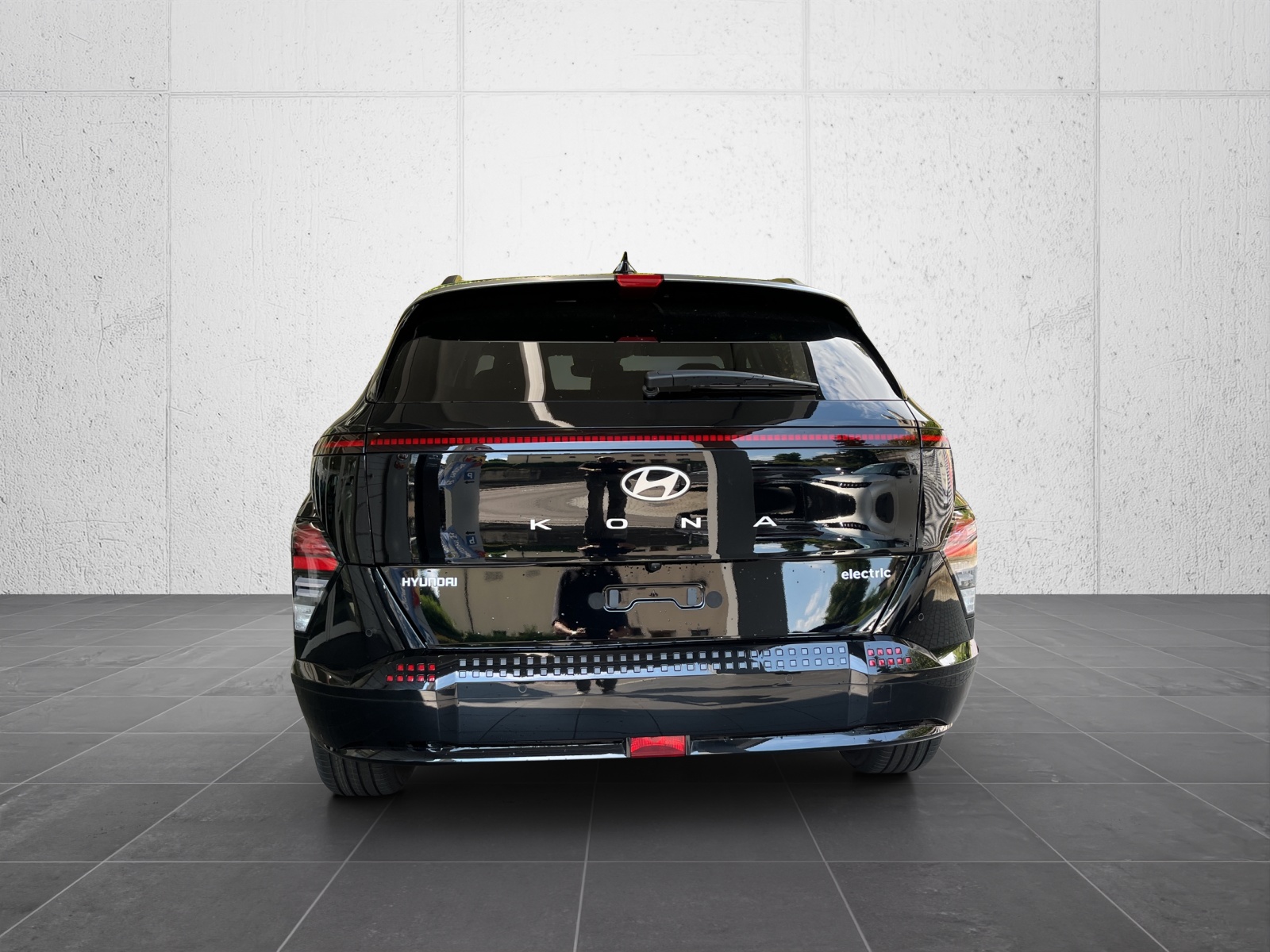 HYUNDAI Kona EV 65.4 kWh Amplia-image-2