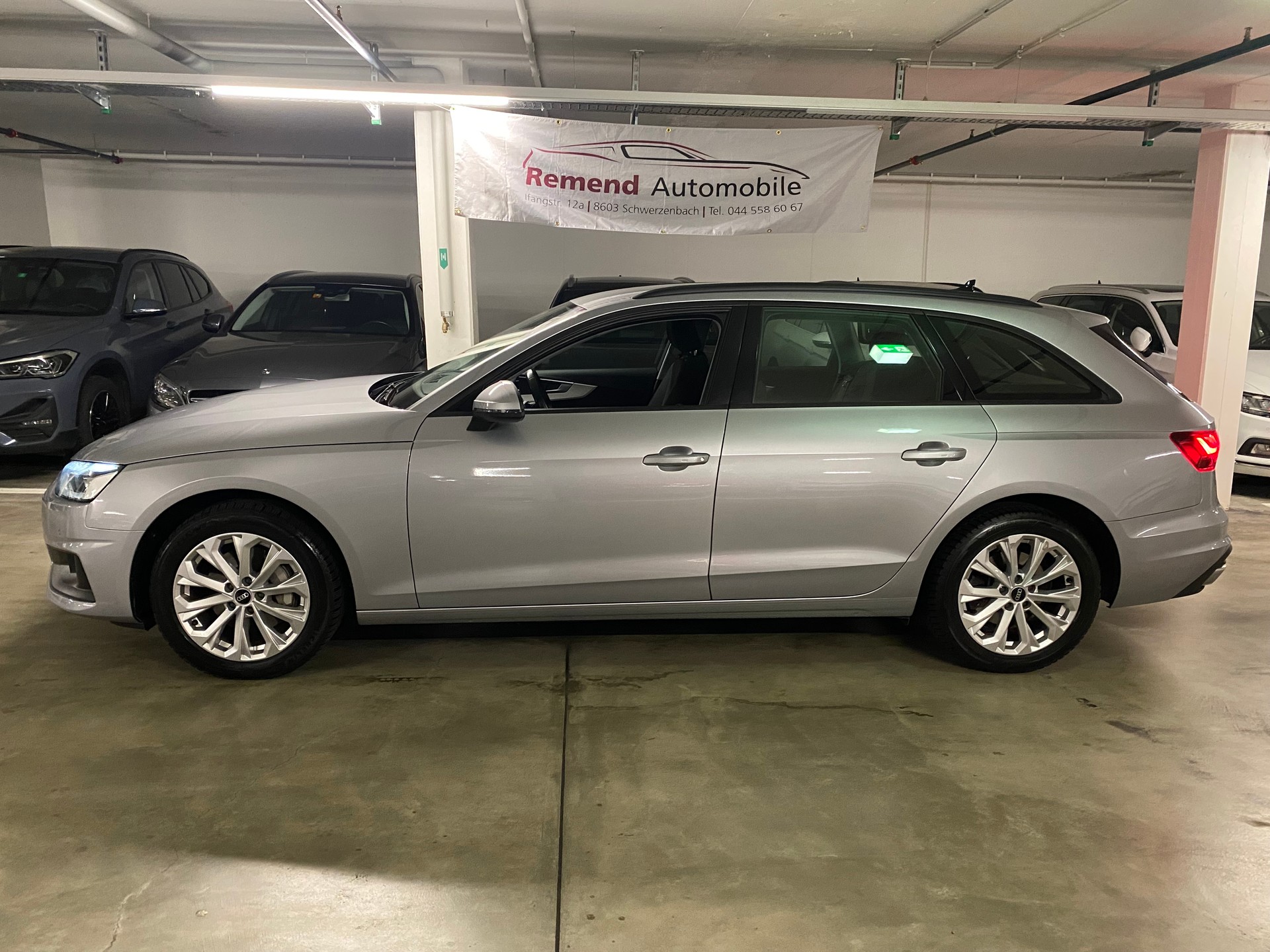 AUDI A4 Avant 40 TDI Attraction quattro S-tronic-image-3