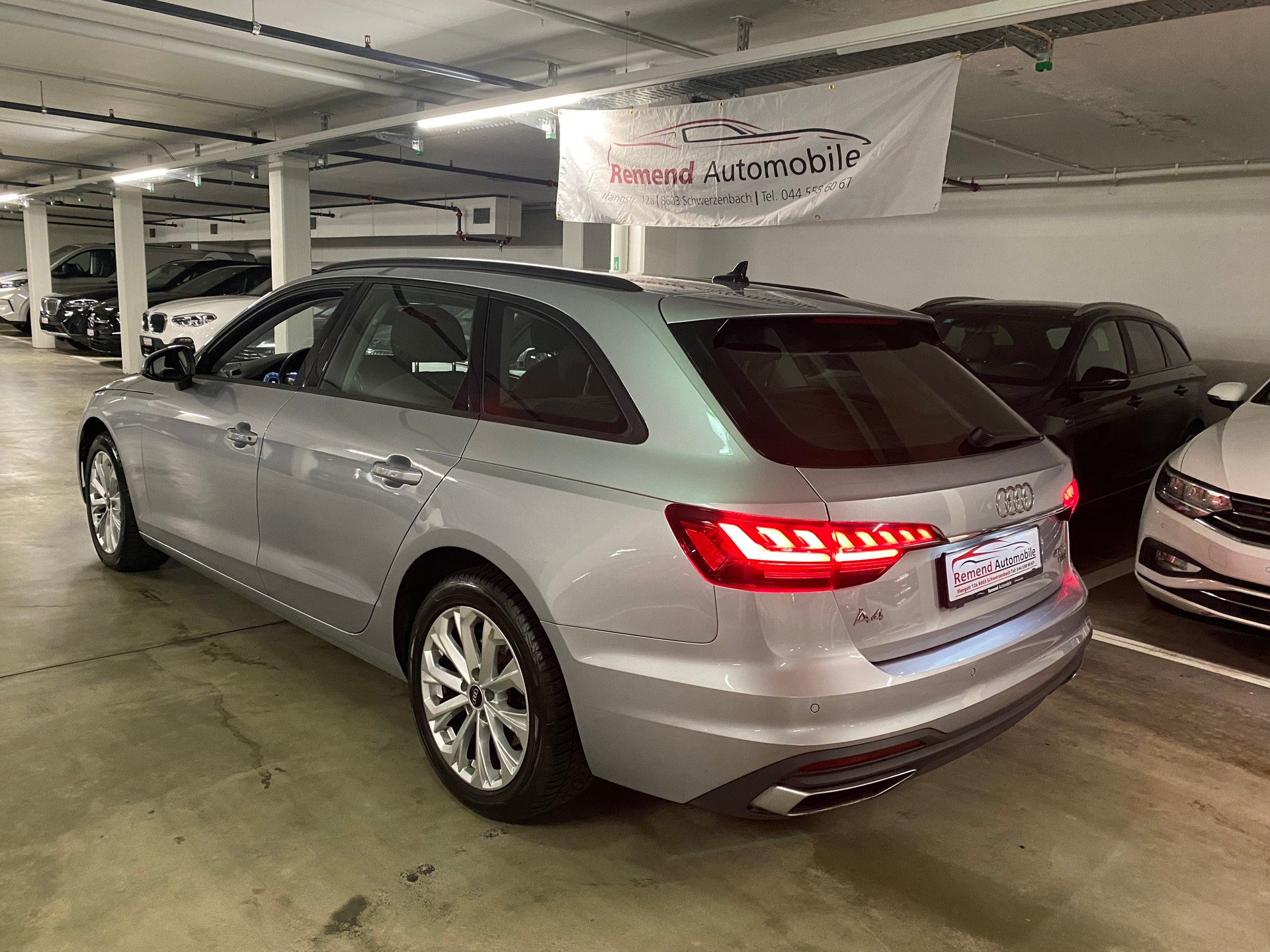 AUDI A4 Avant 40 TDI Attraction quattro S-tronic-image-4
