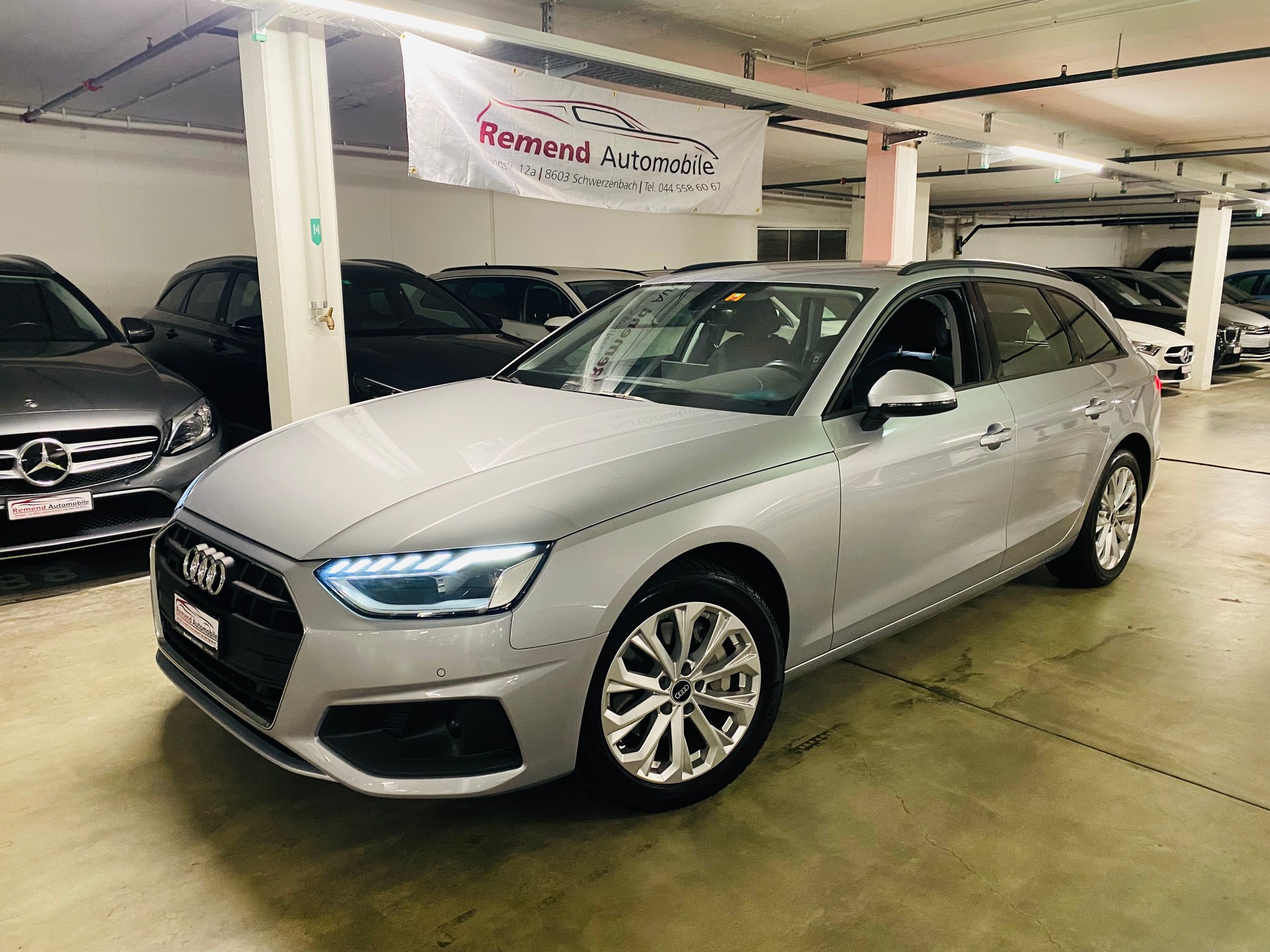 AUDI A4 Avant 40 TDI Attraction quattro S-tronic-image-0