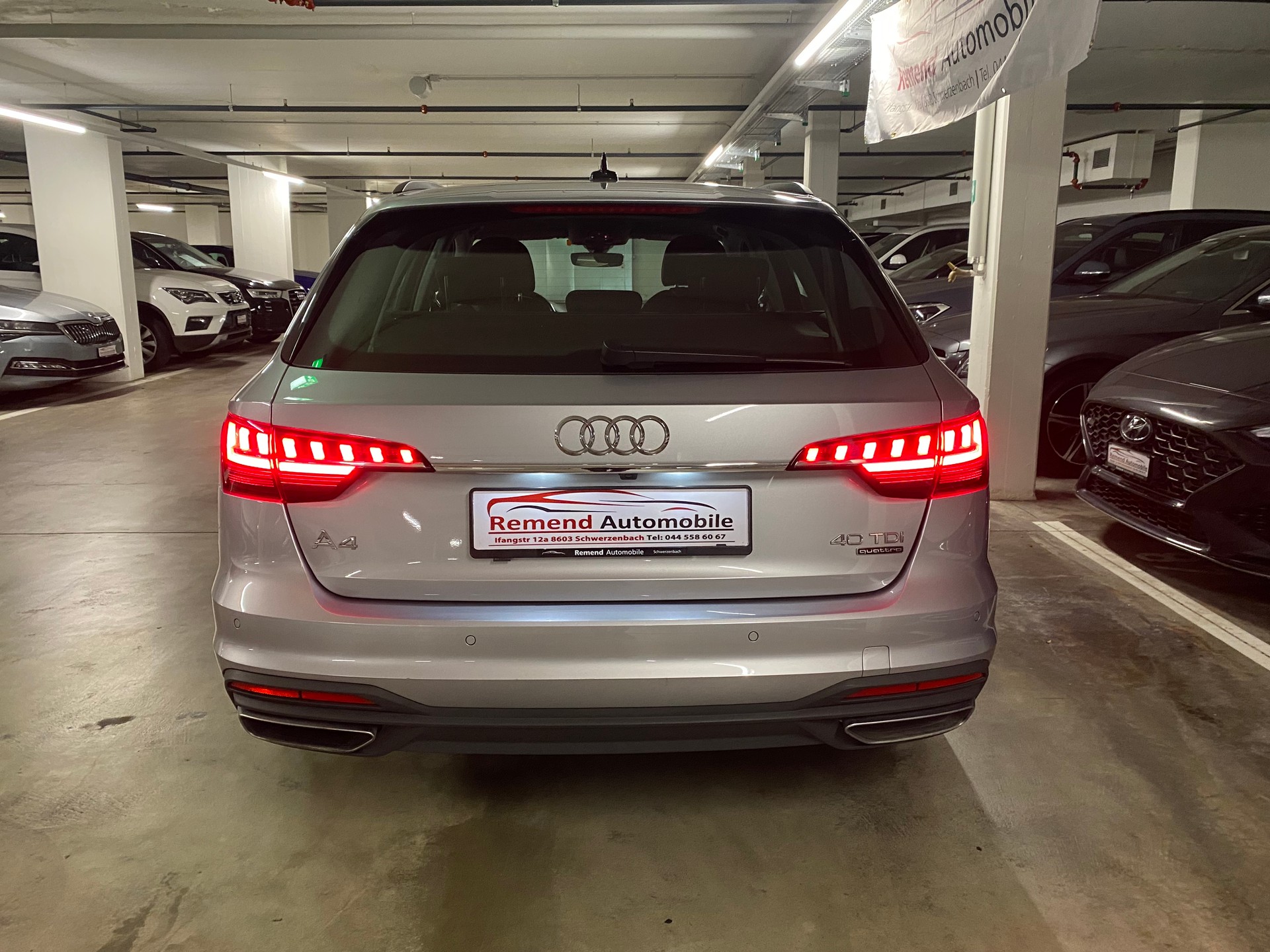 AUDI A4 Avant 40 TDI Attraction quattro S-tronic-image-5