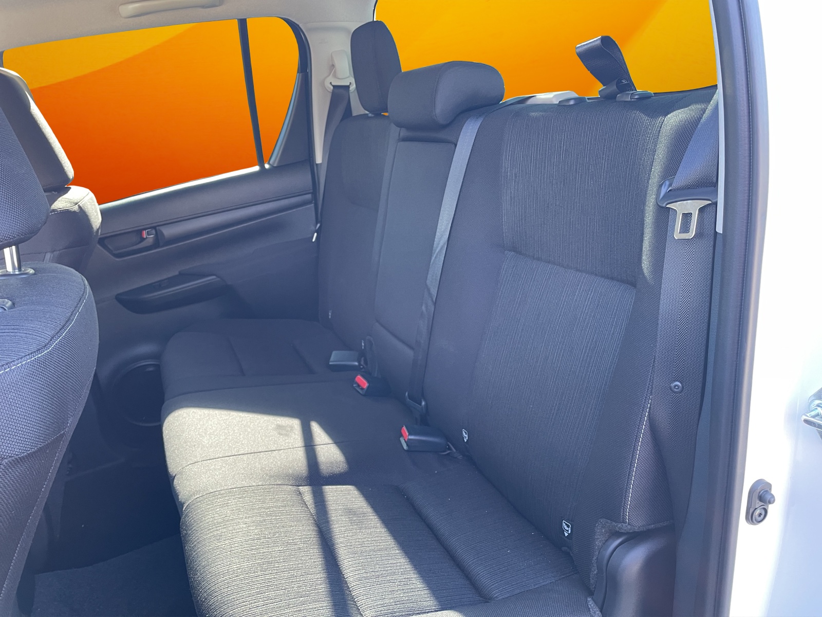 TOYOTA Hilux 2.8d Comfort Double Cab 4x4-image-11