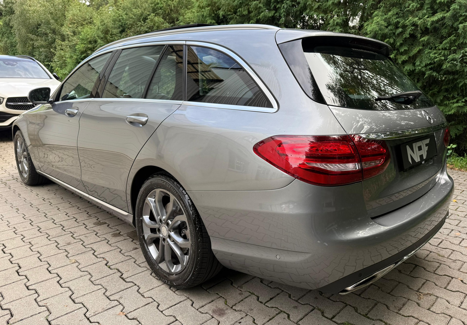 MERCEDES-BENZ C 400 Avantgarde 4Matic 7G-Tronic-image-2