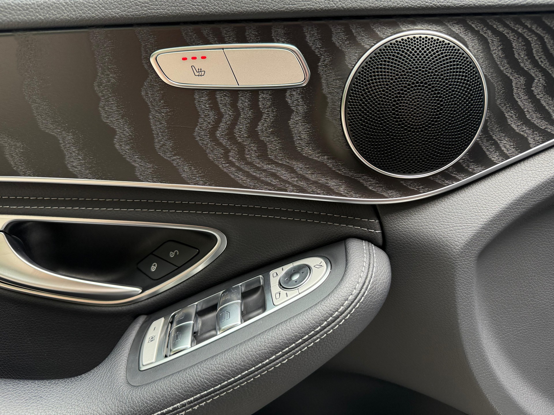 MERCEDES-BENZ C 400 Avantgarde 4Matic 7G-Tronic-image-11